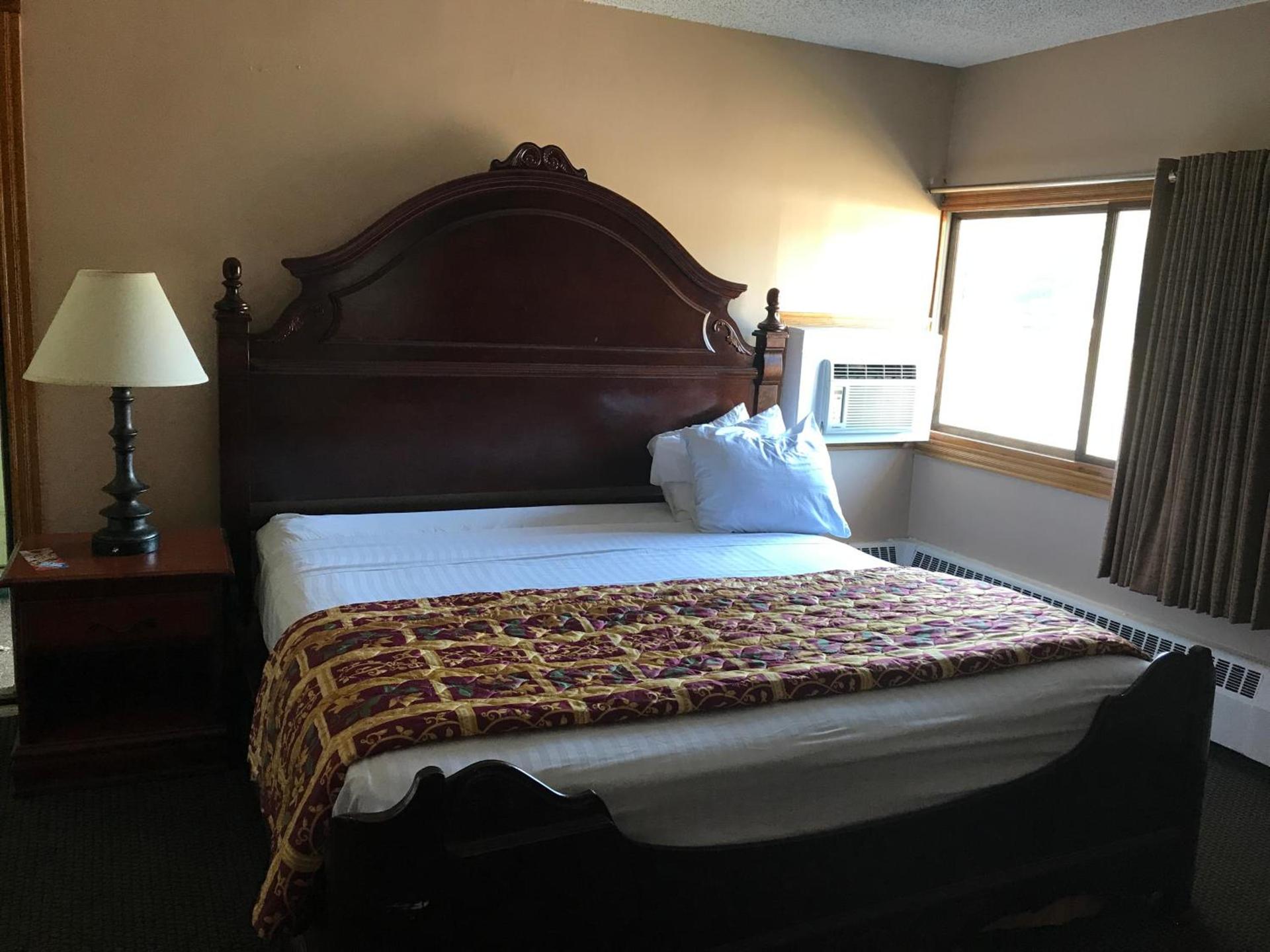 Capri Motel photo 95