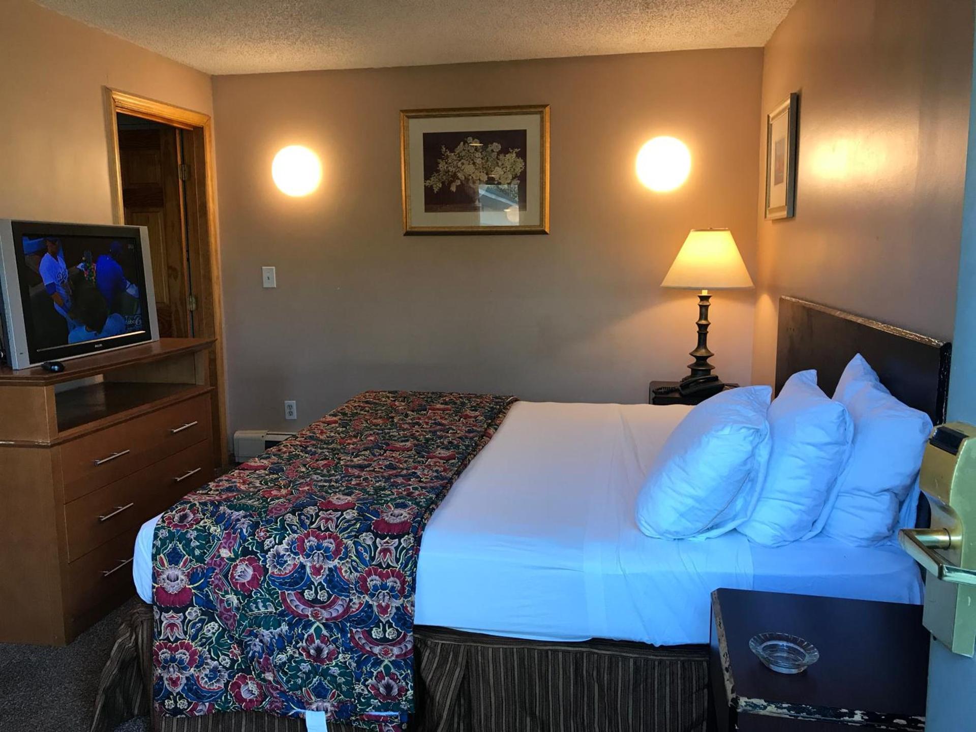 Capri Motel photo 21