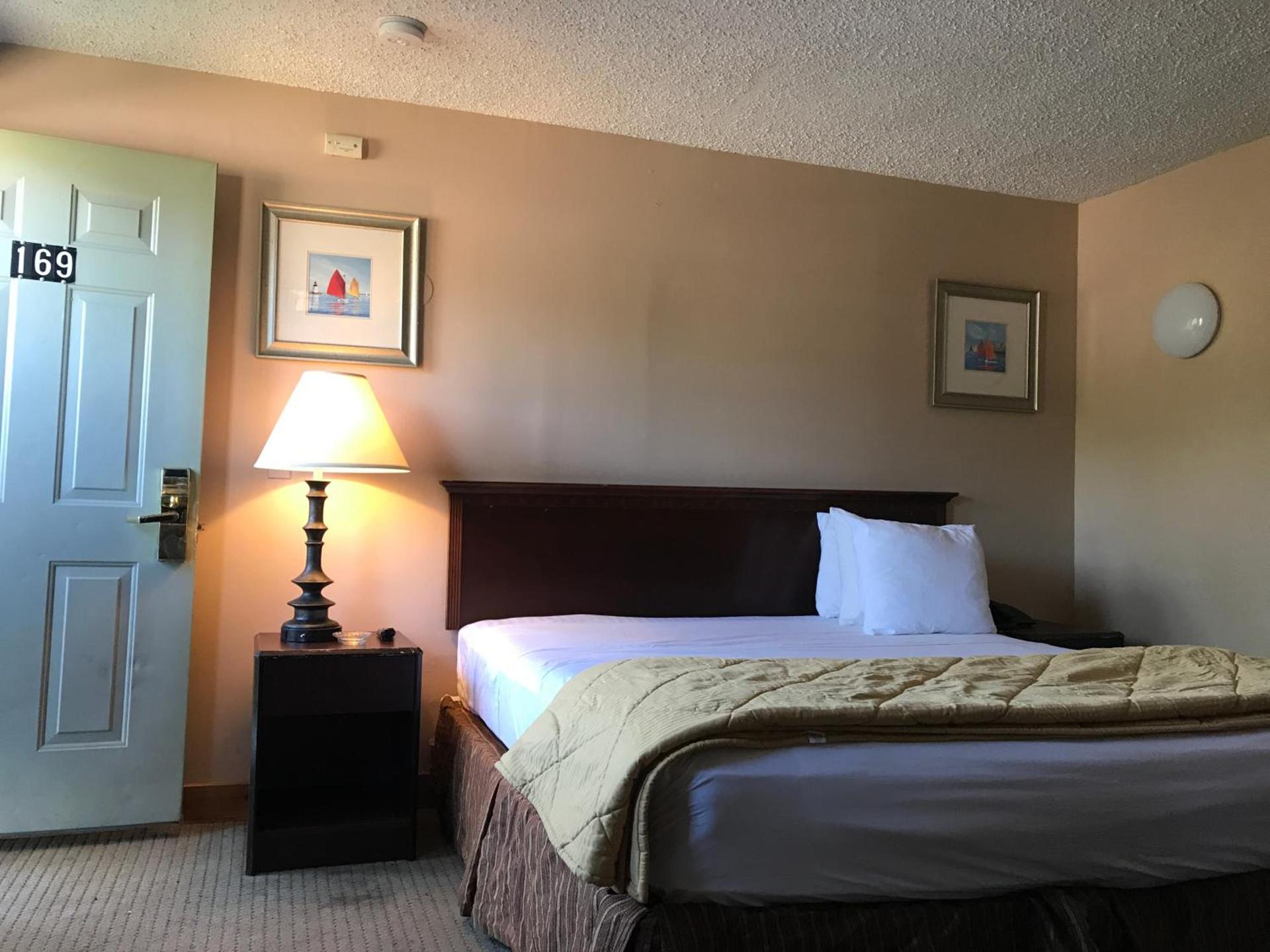 Capri Motel photo 51