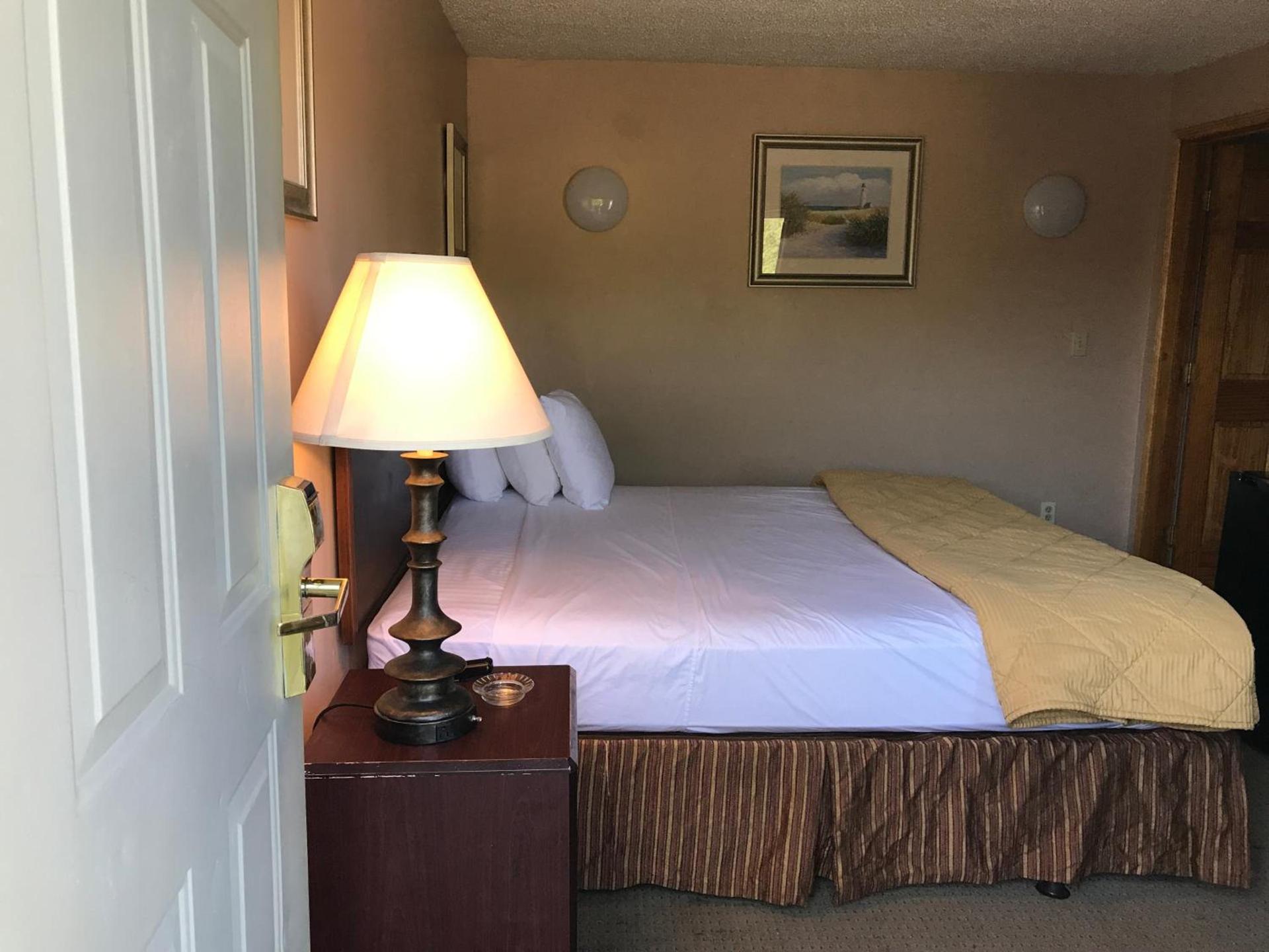 Capri Motel photo 36