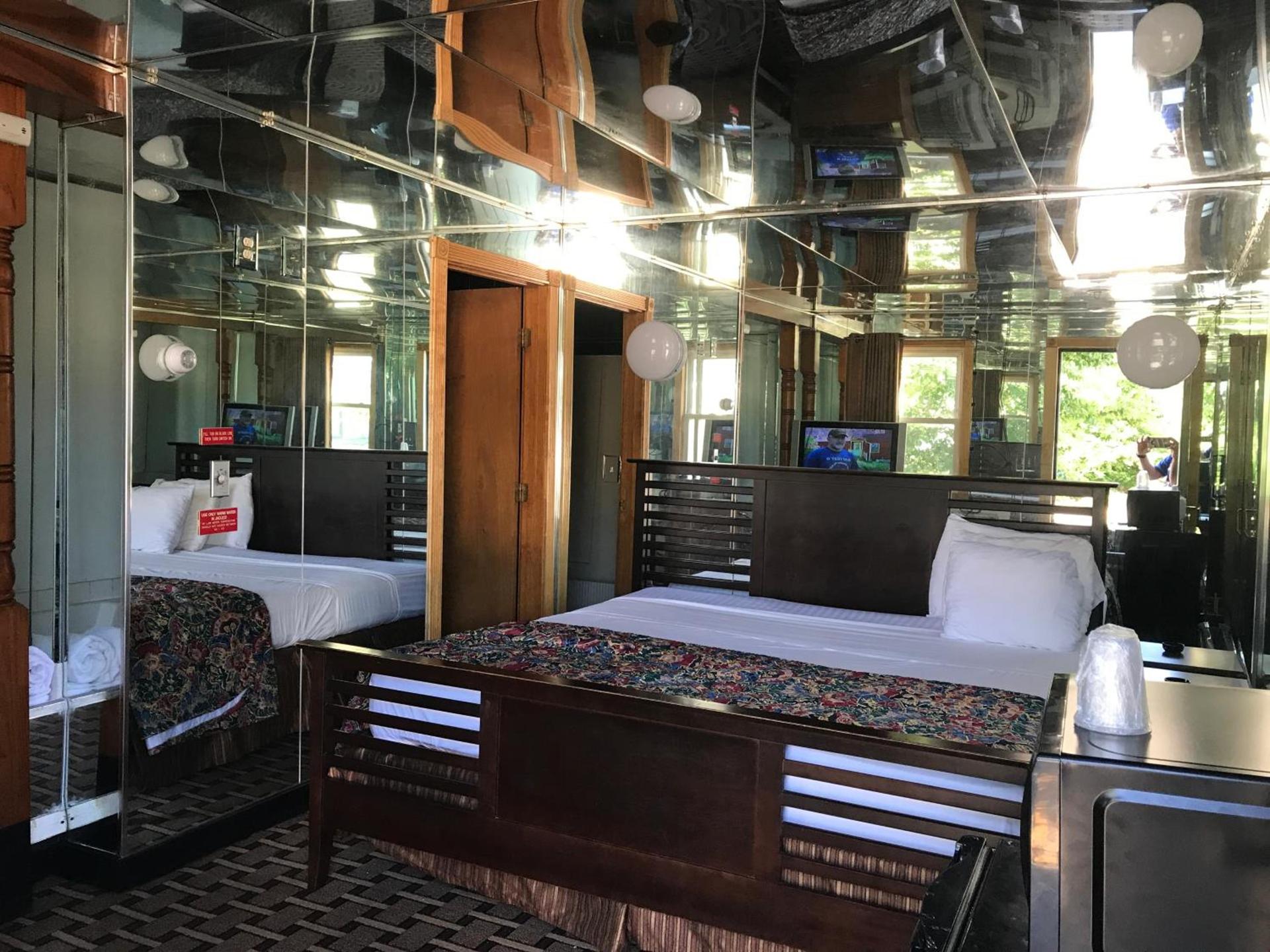 Capri Motel photo 87