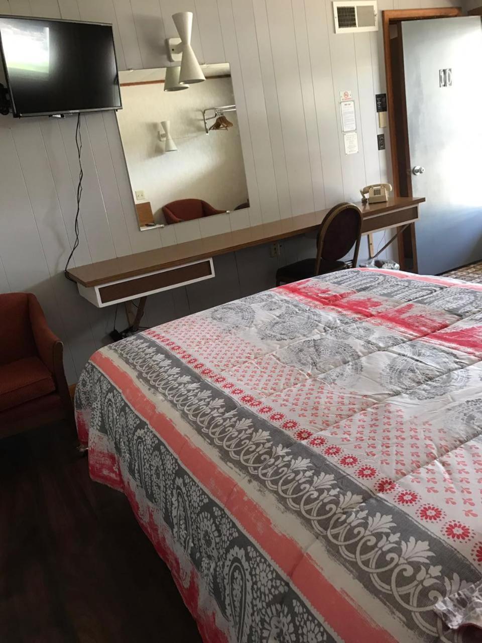 Melody Motor Lodge photo 38