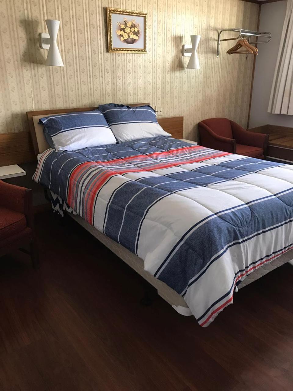 Melody Motor Lodge photo 2