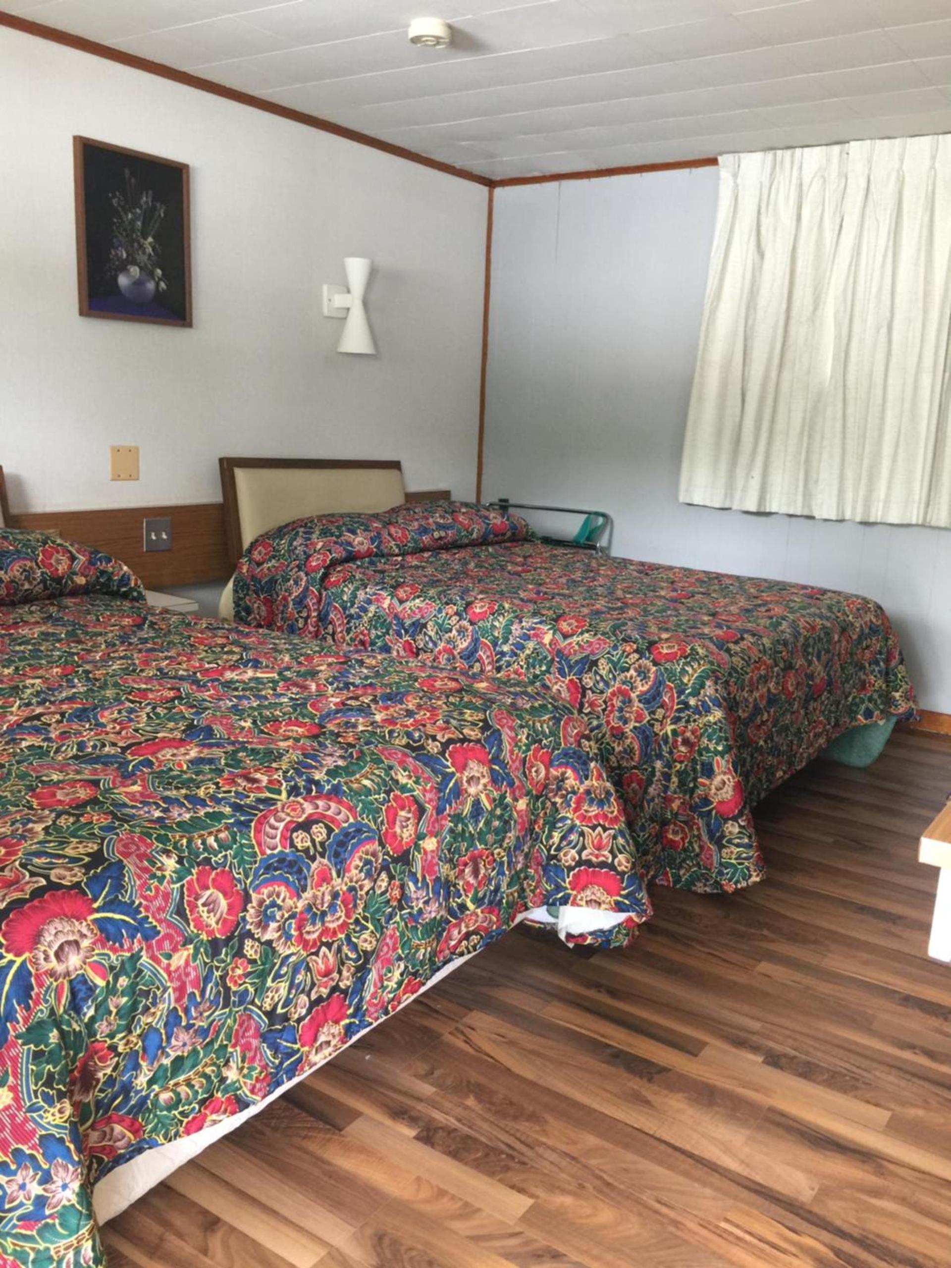Melody Motor Lodge photo 27