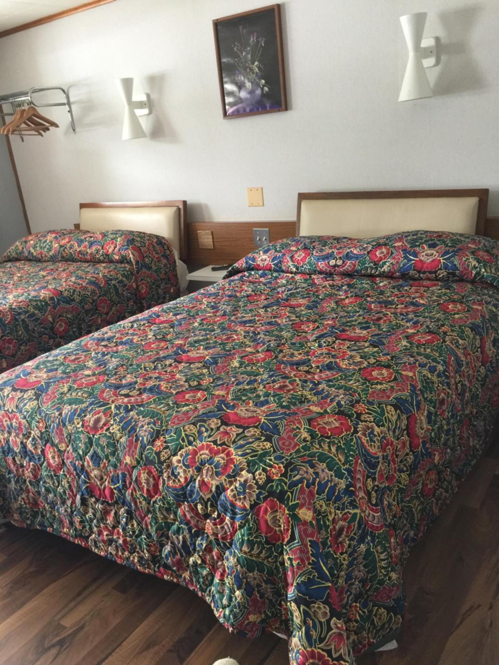 Melody Motor Lodge photo 28