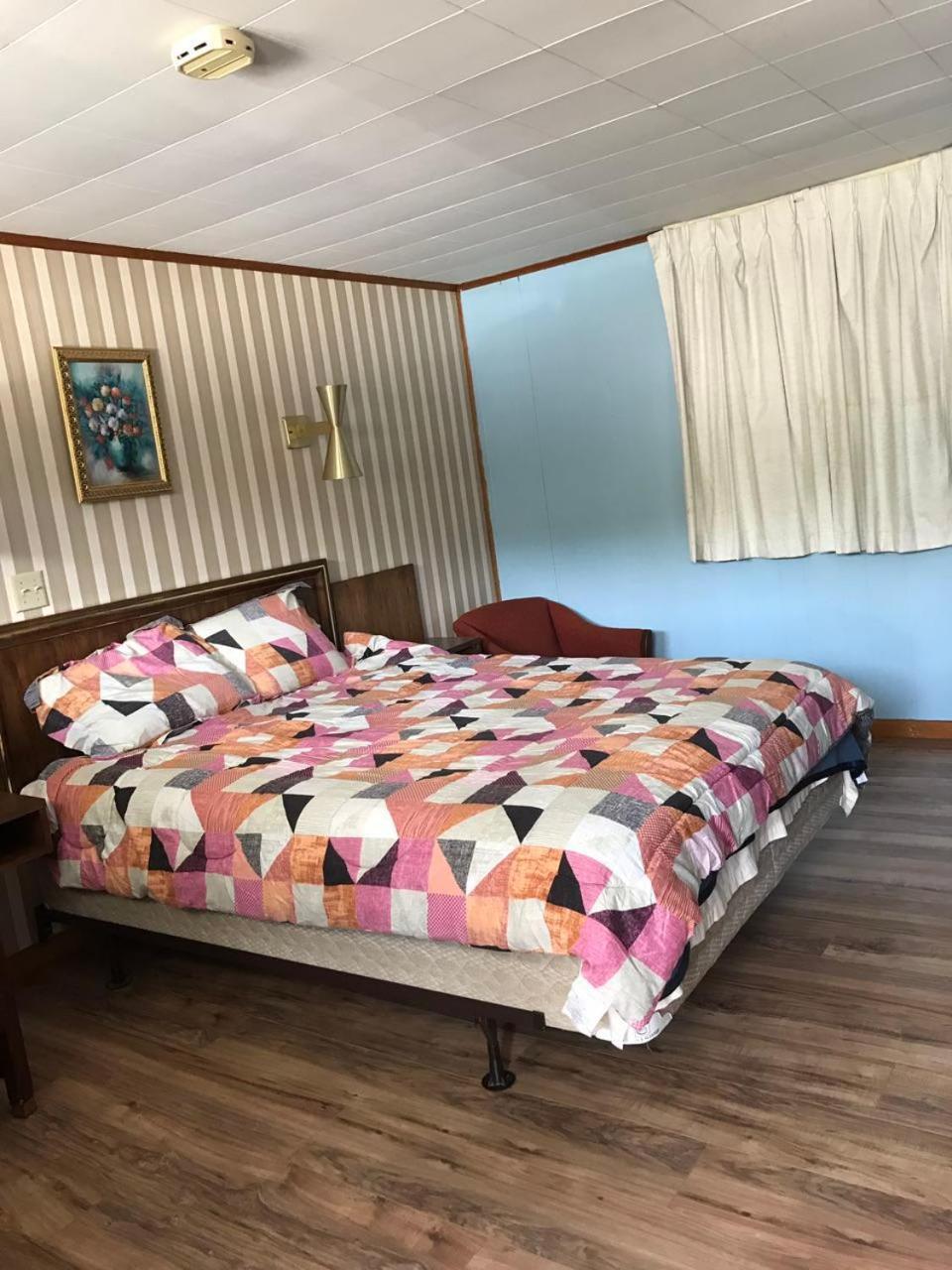 Melody Motor Lodge photo 36