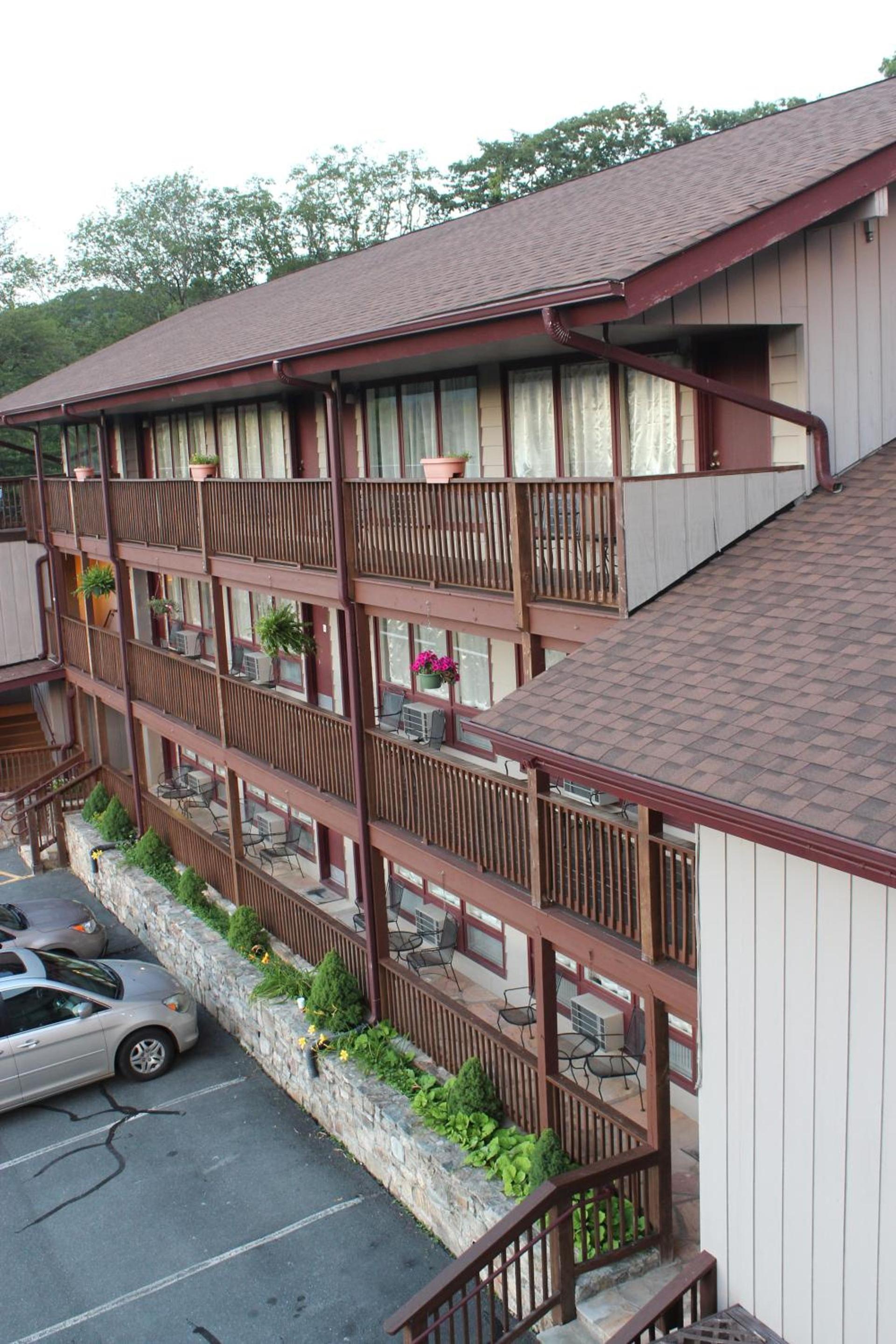 Cliff Dwellers Inn photo 61