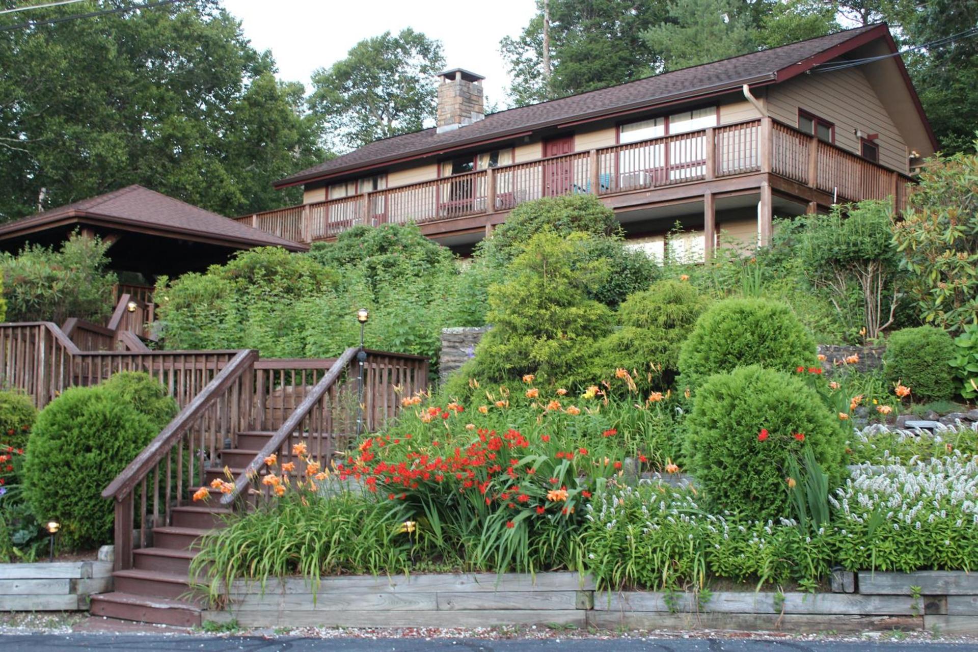 Cliff Dwellers Inn photo 71