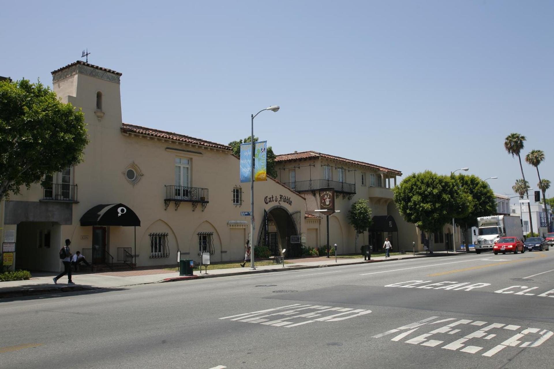 Hollywood Guest Inn photo 35