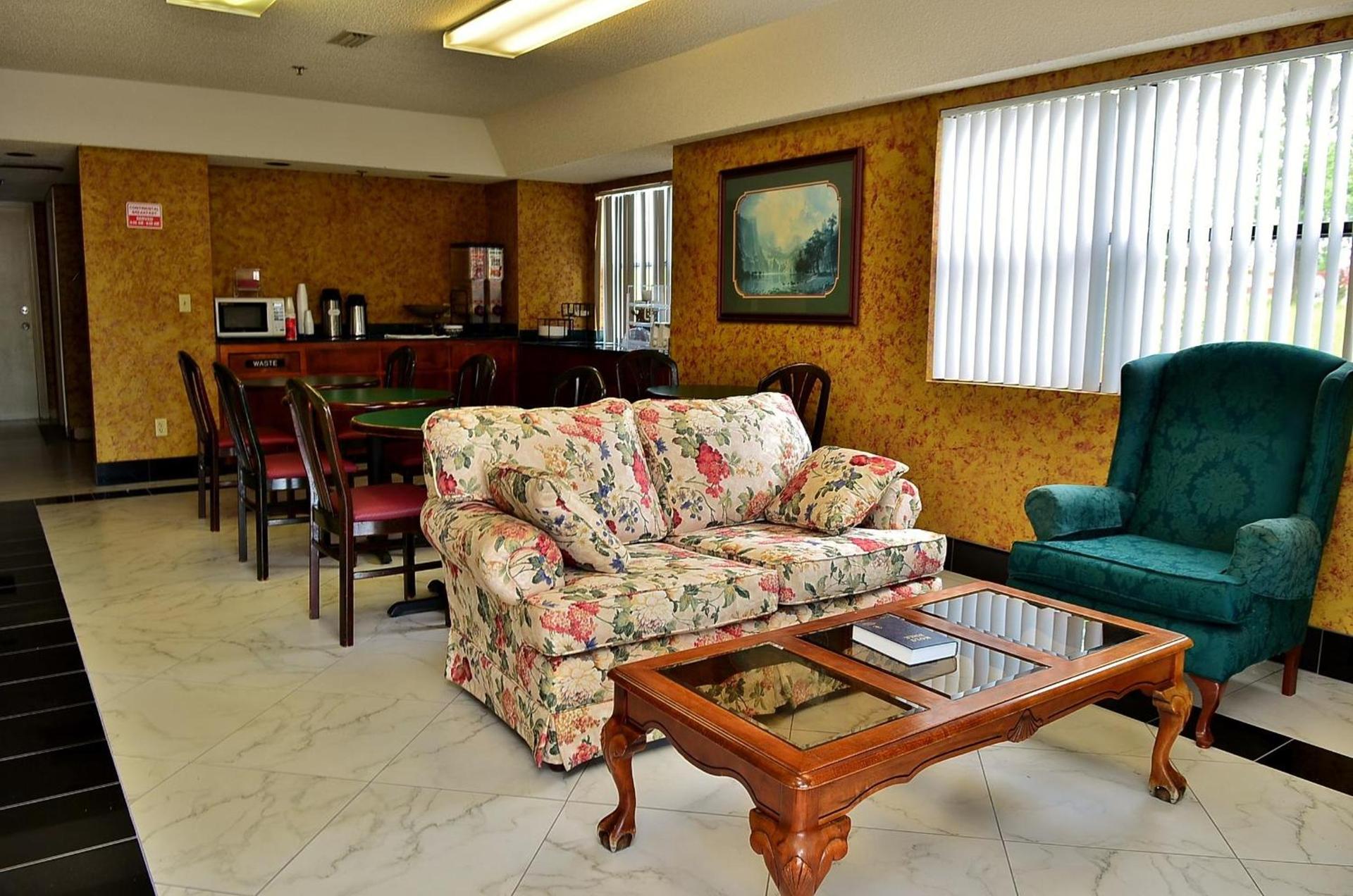 Executive Inn Opp photo 7
