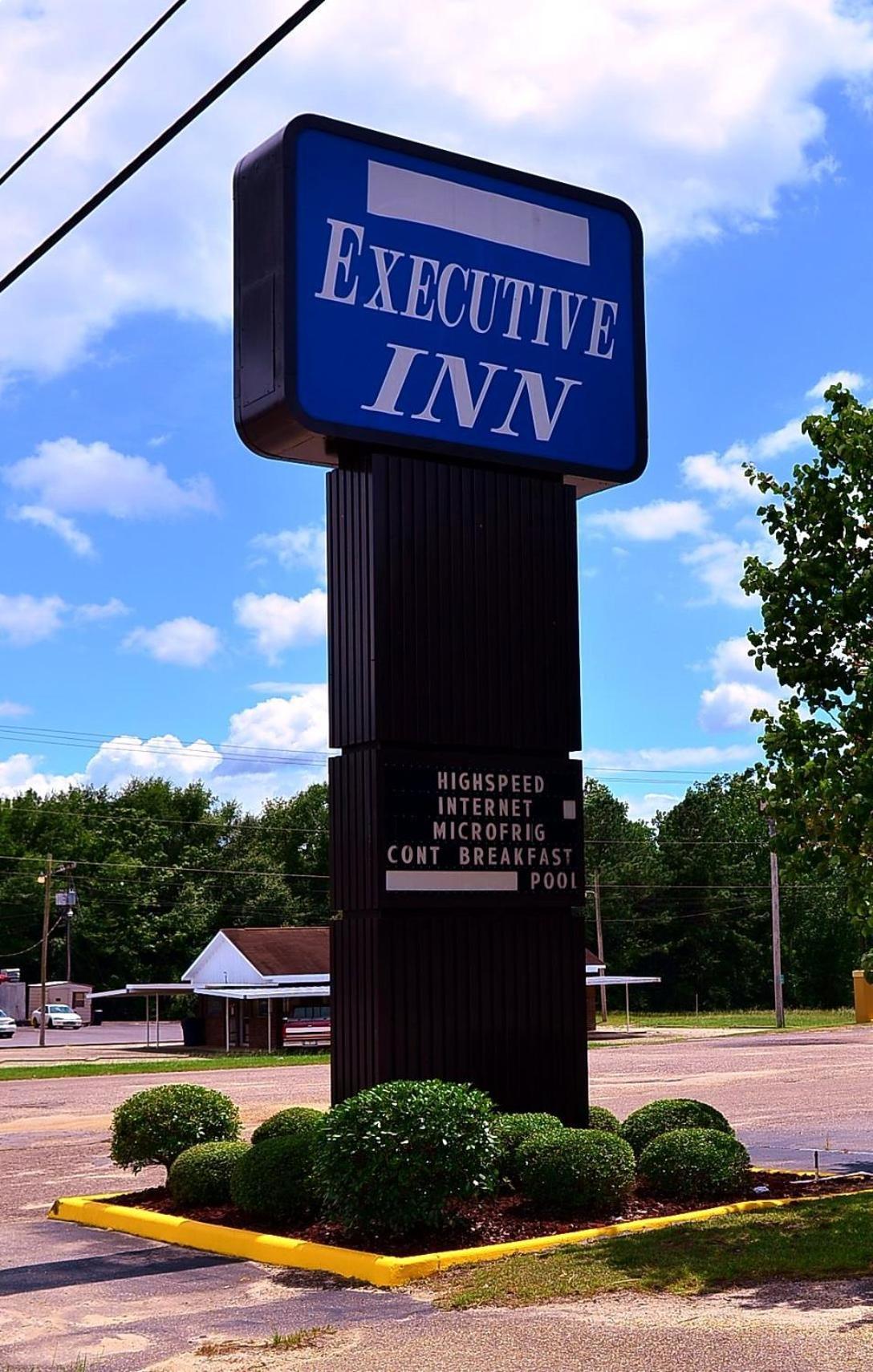 Executive Inn Opp photo 3