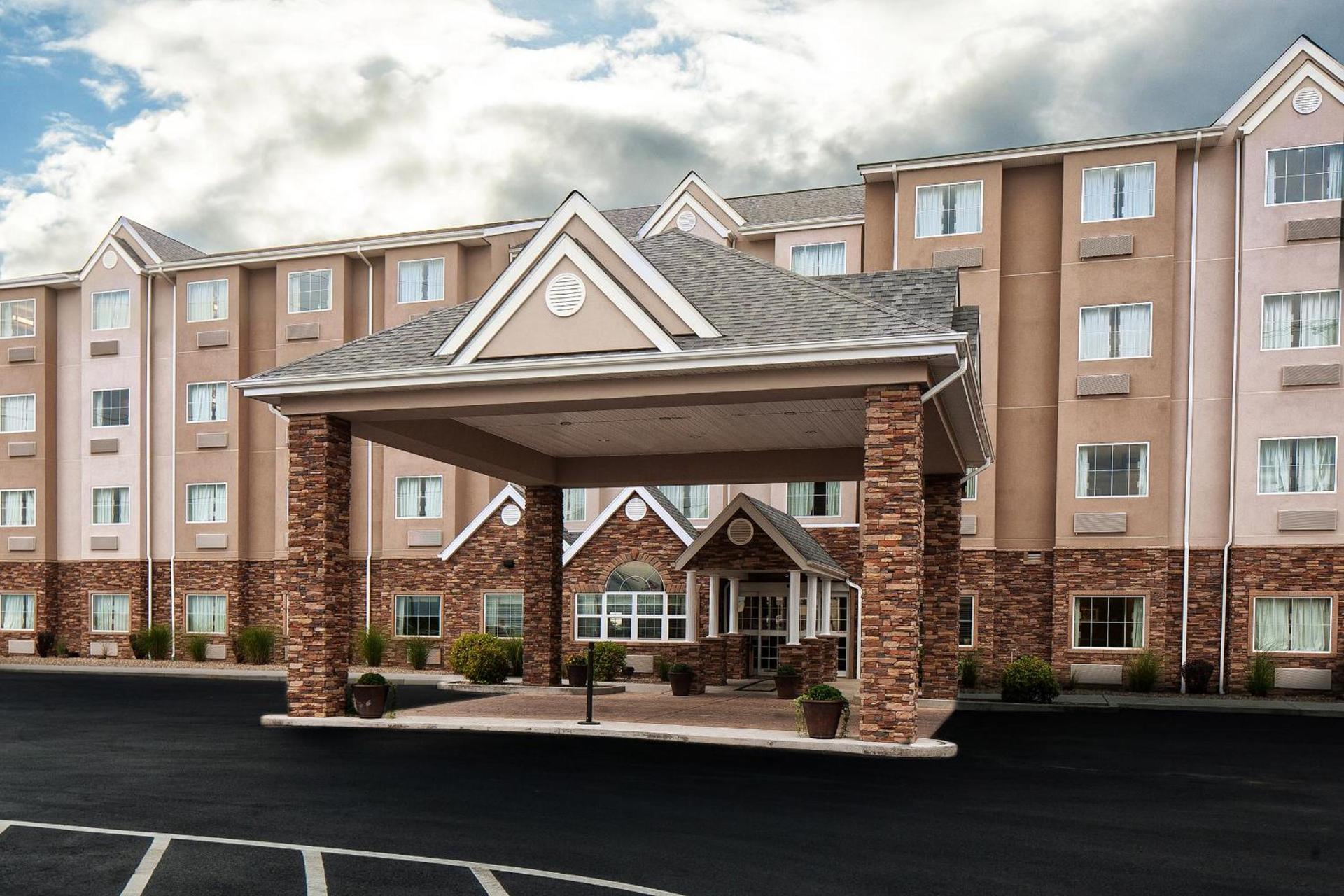 Microtel Inn & Suites by Wyndham St Clairsville - Wheeling photo 47