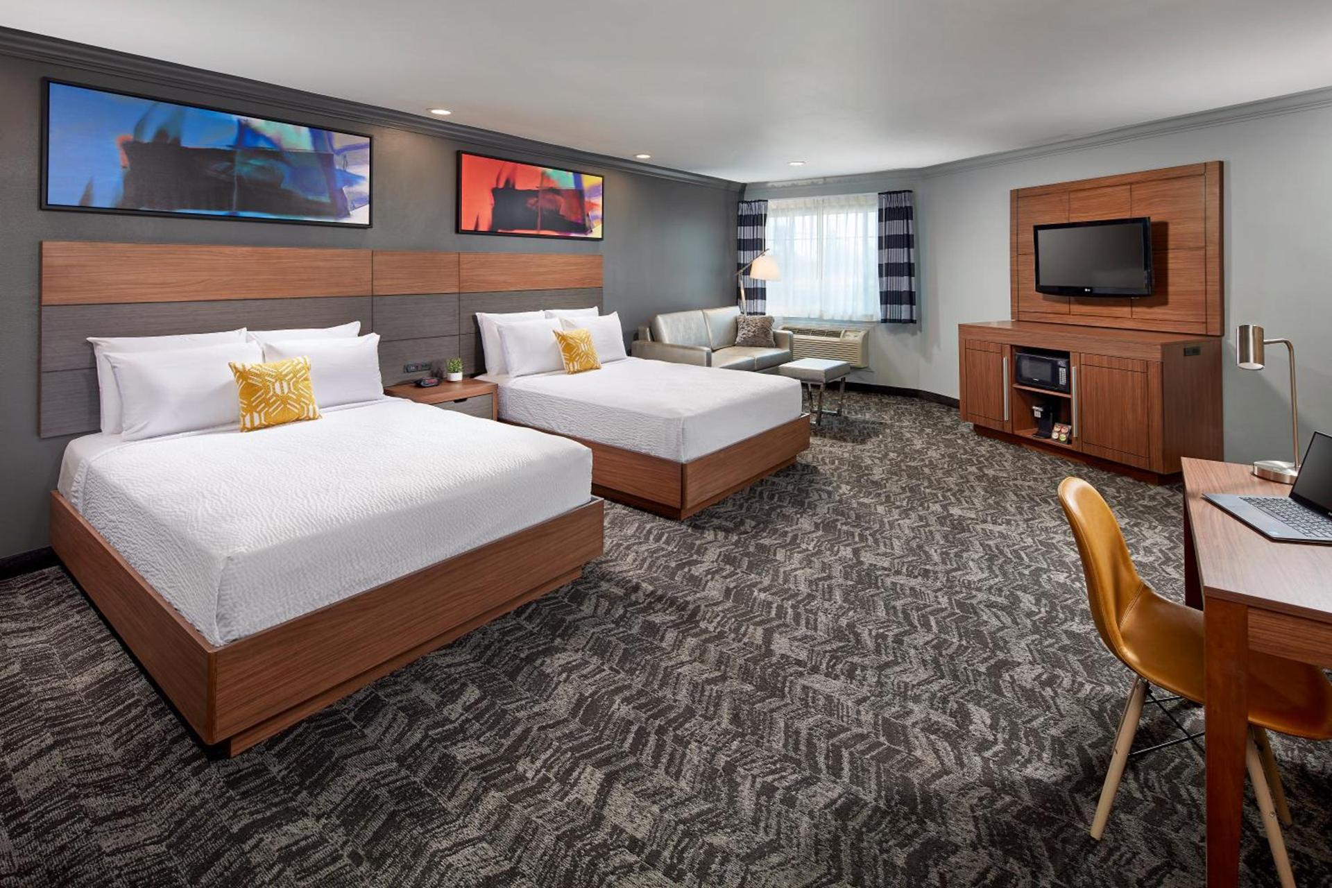 Studio Inn & Suites at Promenade Downey photo 10