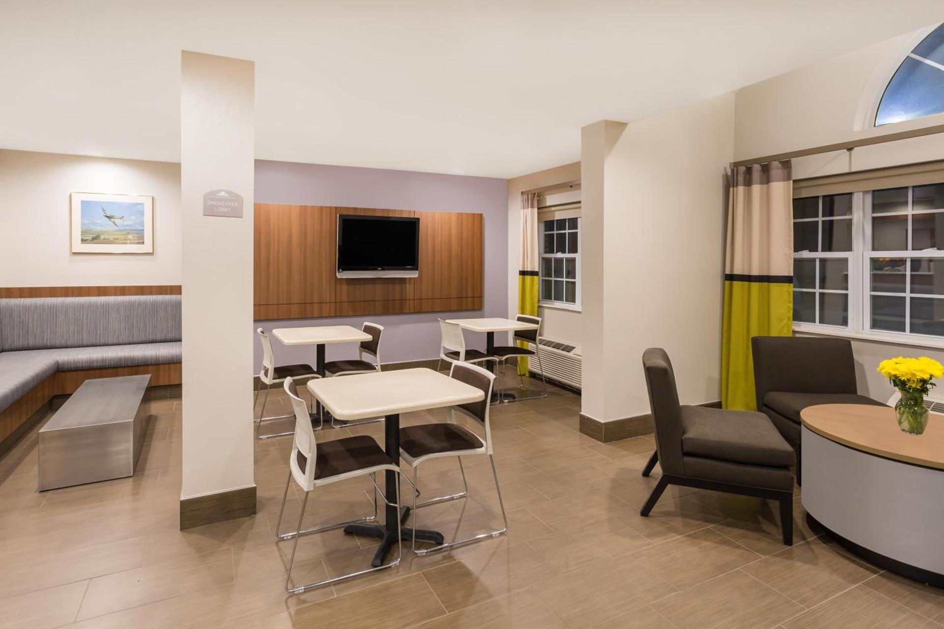 Microtel Inn & Suites by Wyndham photo 10