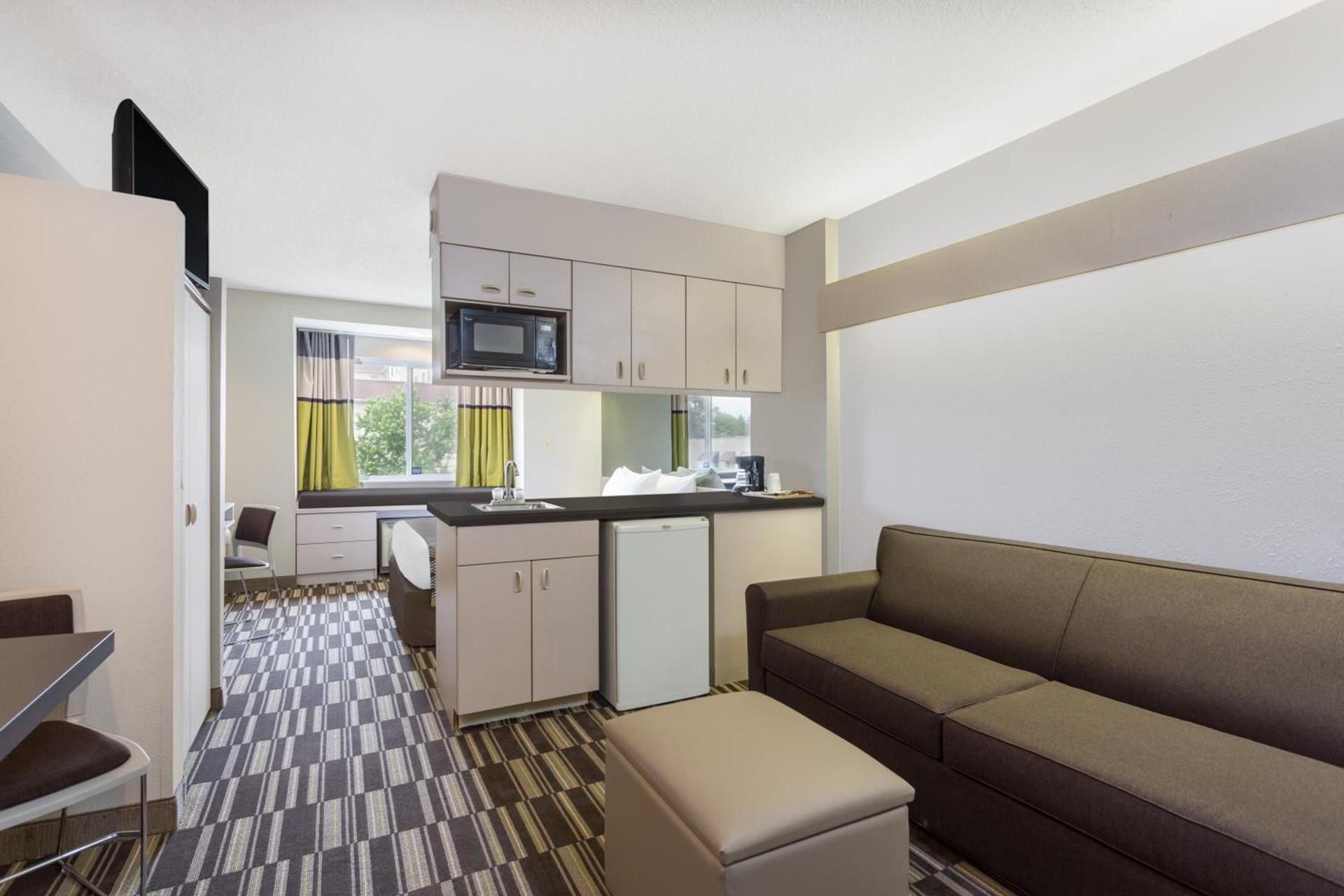 Microtel Inn & Suites by Wyndham photo 9