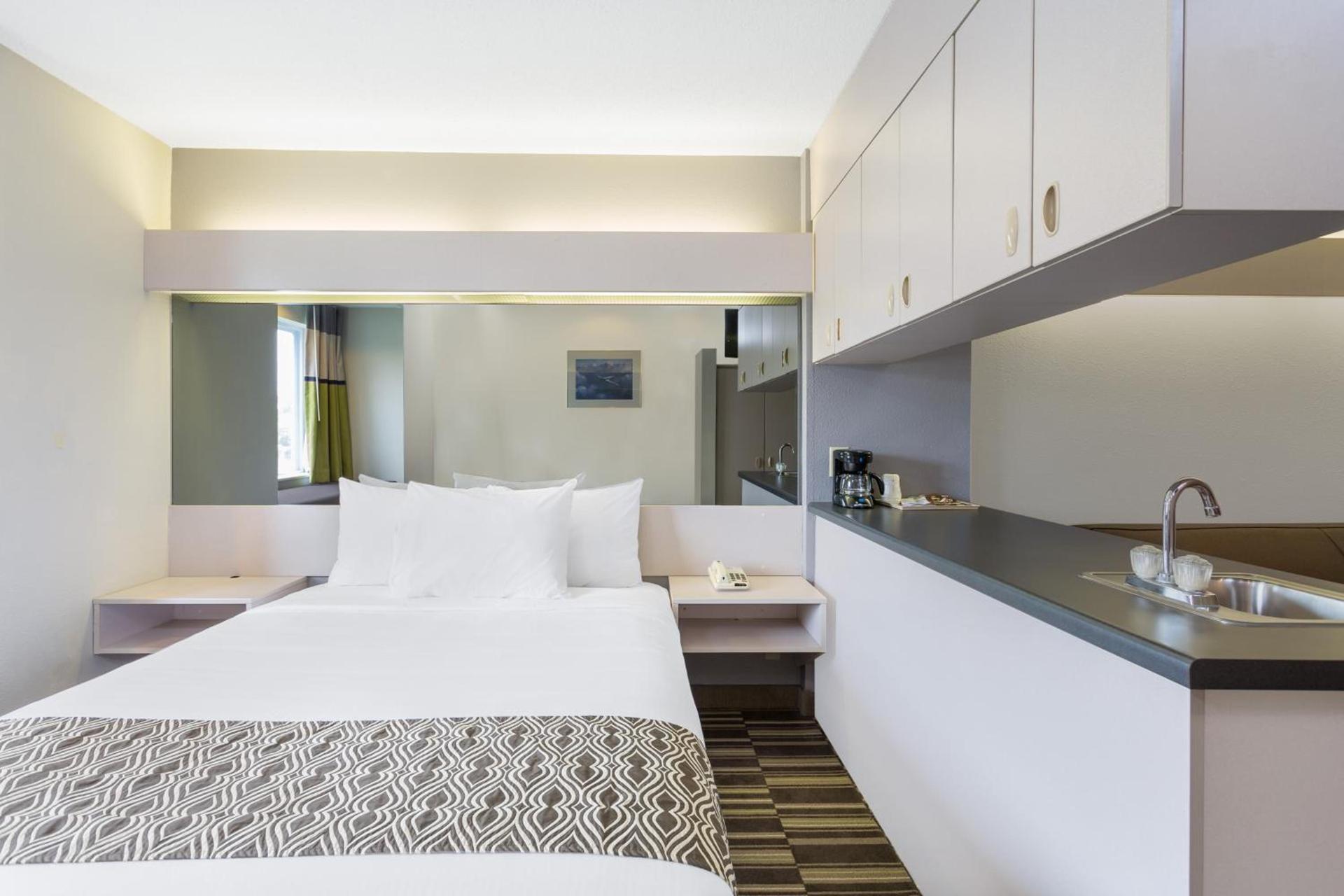 Microtel Inn & Suites by Wyndham photo 8