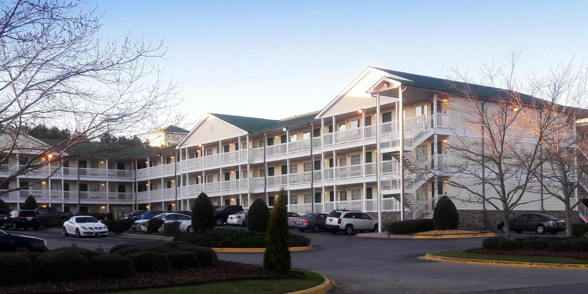 InTown Suites Extended Stay Birmingham AL - Lakeshore Parkway photo 1
