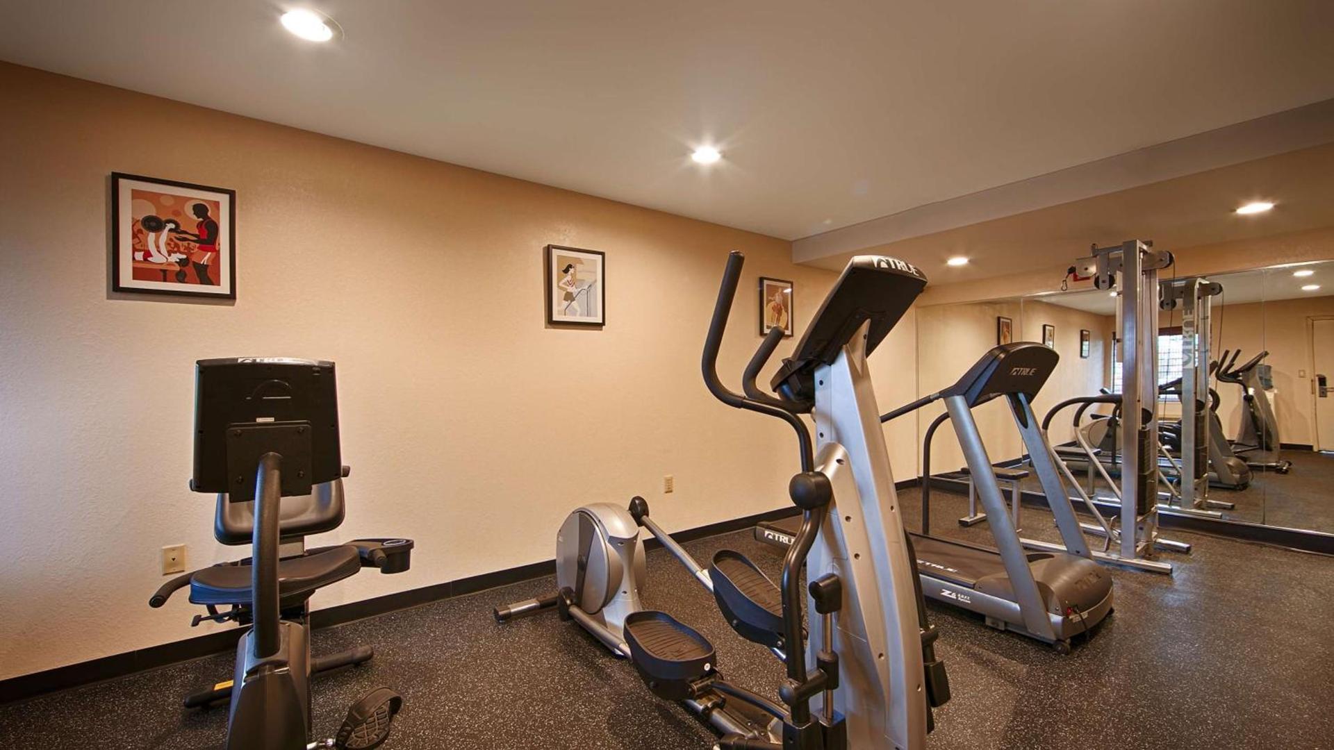 SureStay Hotel by Best Western East Brunswick photo 23