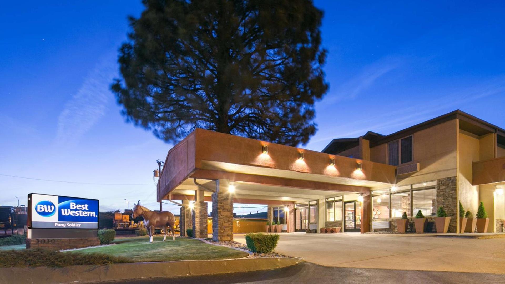 Best Western Pony Soldier Inn & Suites photo 1