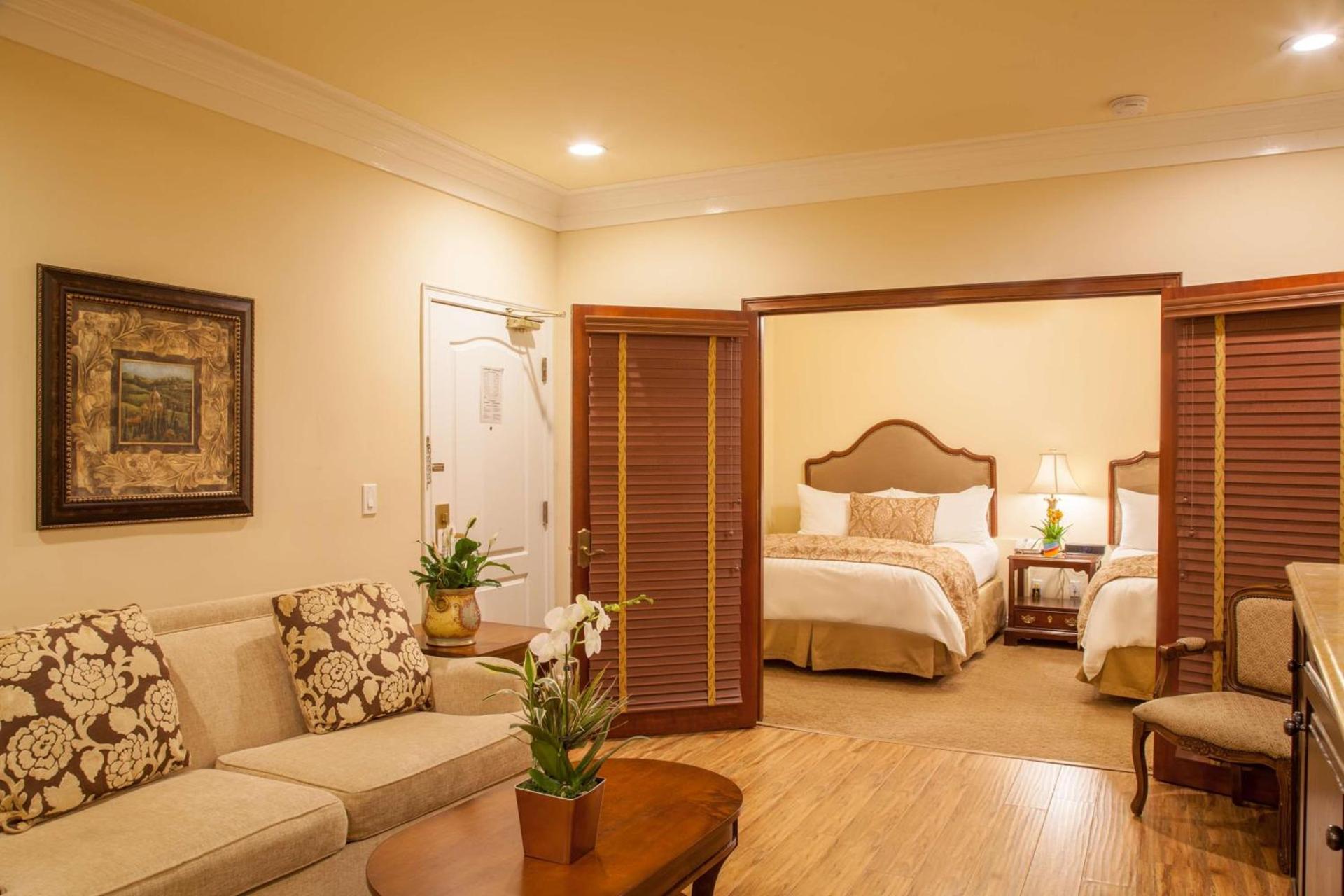 Best Western Plus Sunset Plaza Hotel photo 7