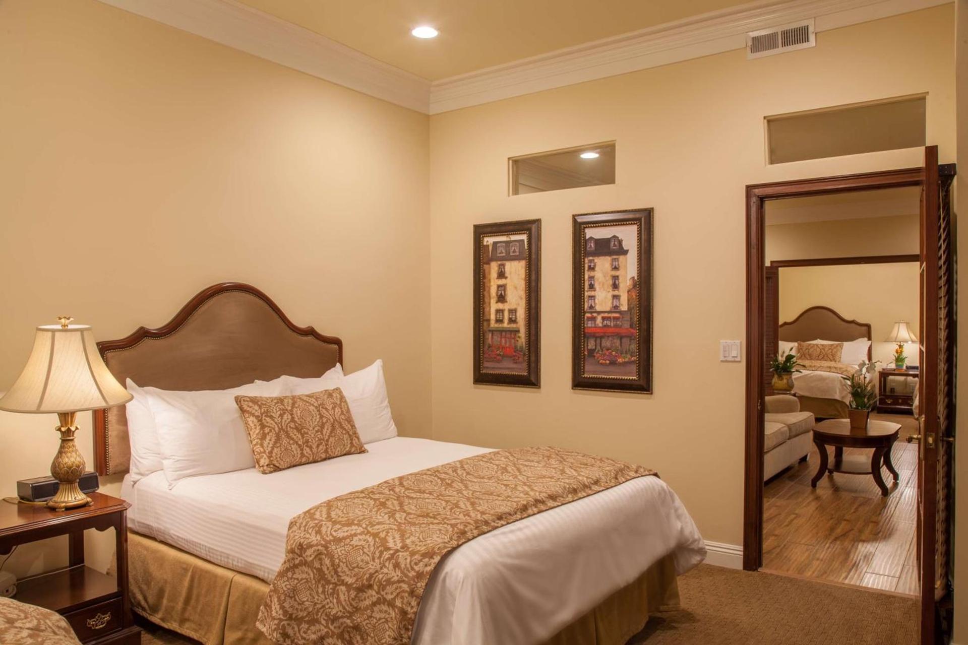 Best Western Plus Sunset Plaza Hotel photo 28