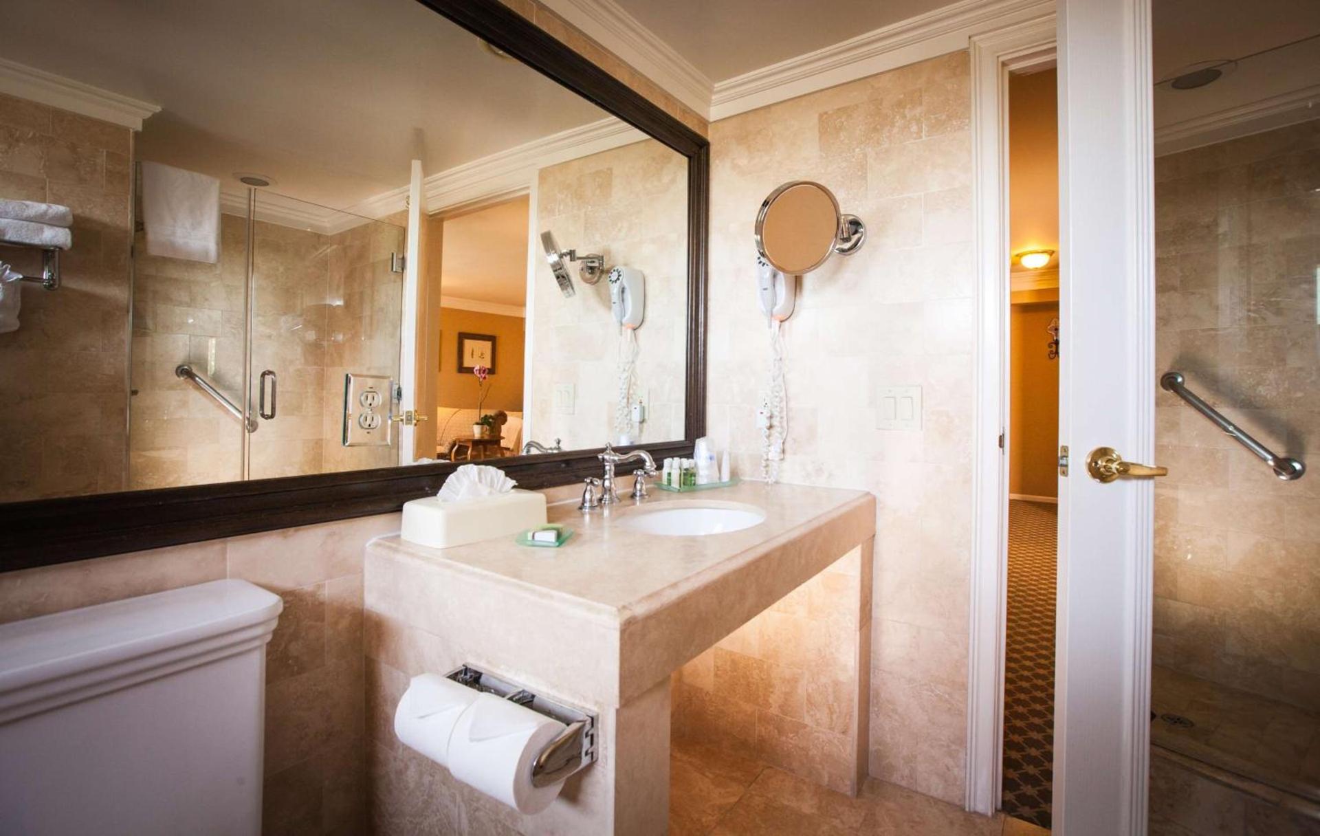Best Western Plus Sunset Plaza Hotel photo 29