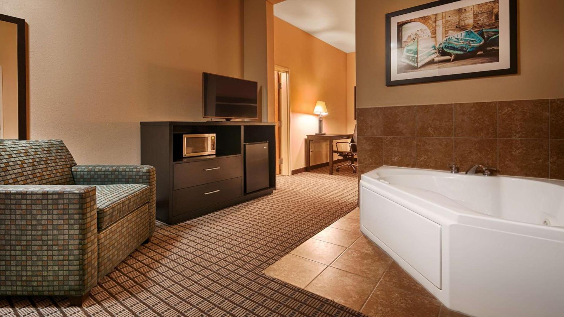 Best Western Plus Pontoon Beach photo 12