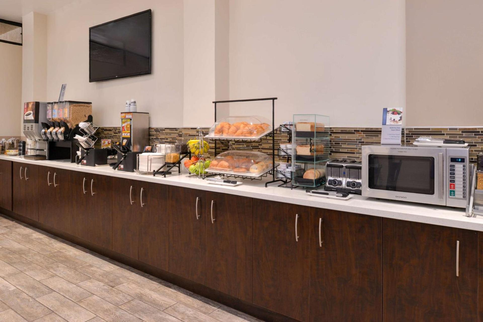 Best Western Airpark Hotel - LAX Airport LA Stadium photo 6
