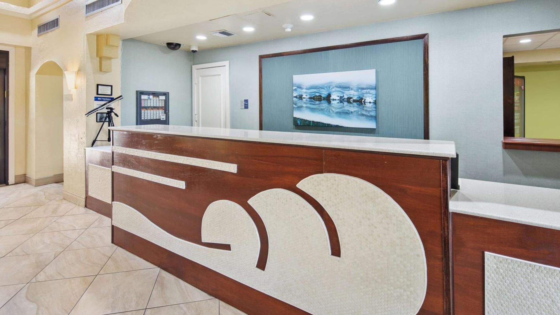 Best Western Plus Deerfield Beach Hotel & Suites photo 8