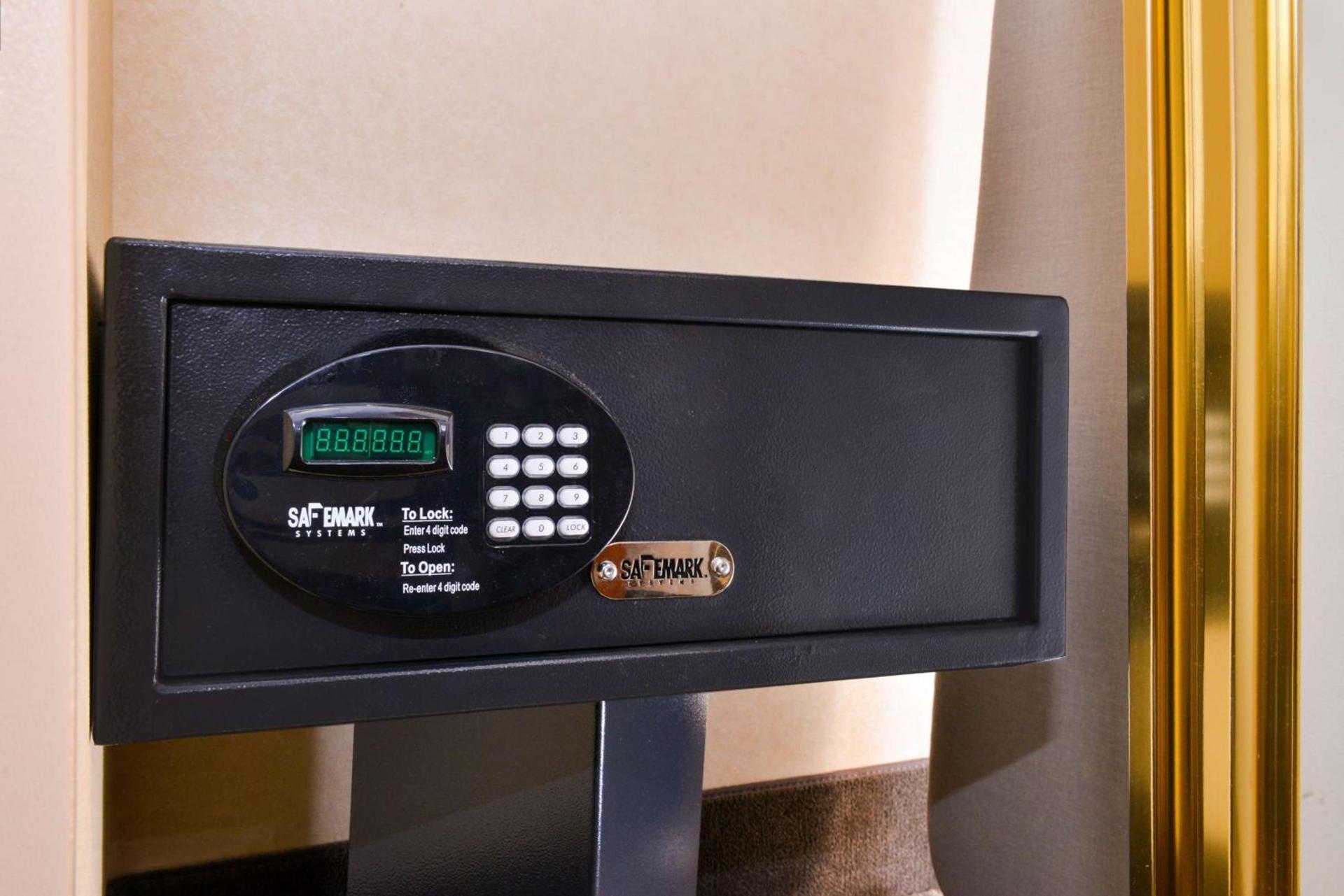Best Western Hollywood Plaza Hotel - Walk of Fame Film City LA photo 33