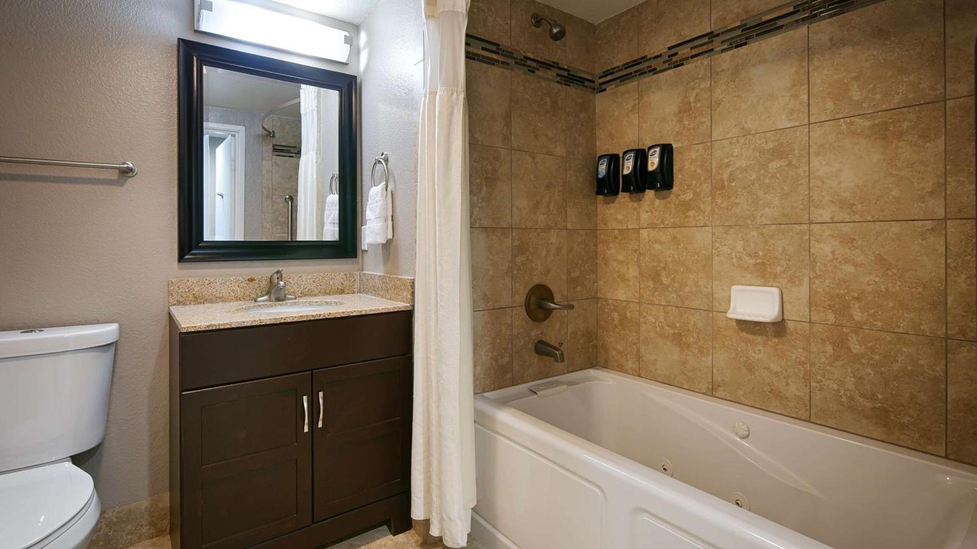 Best Western Plus Diamond Valley Inn photo 17