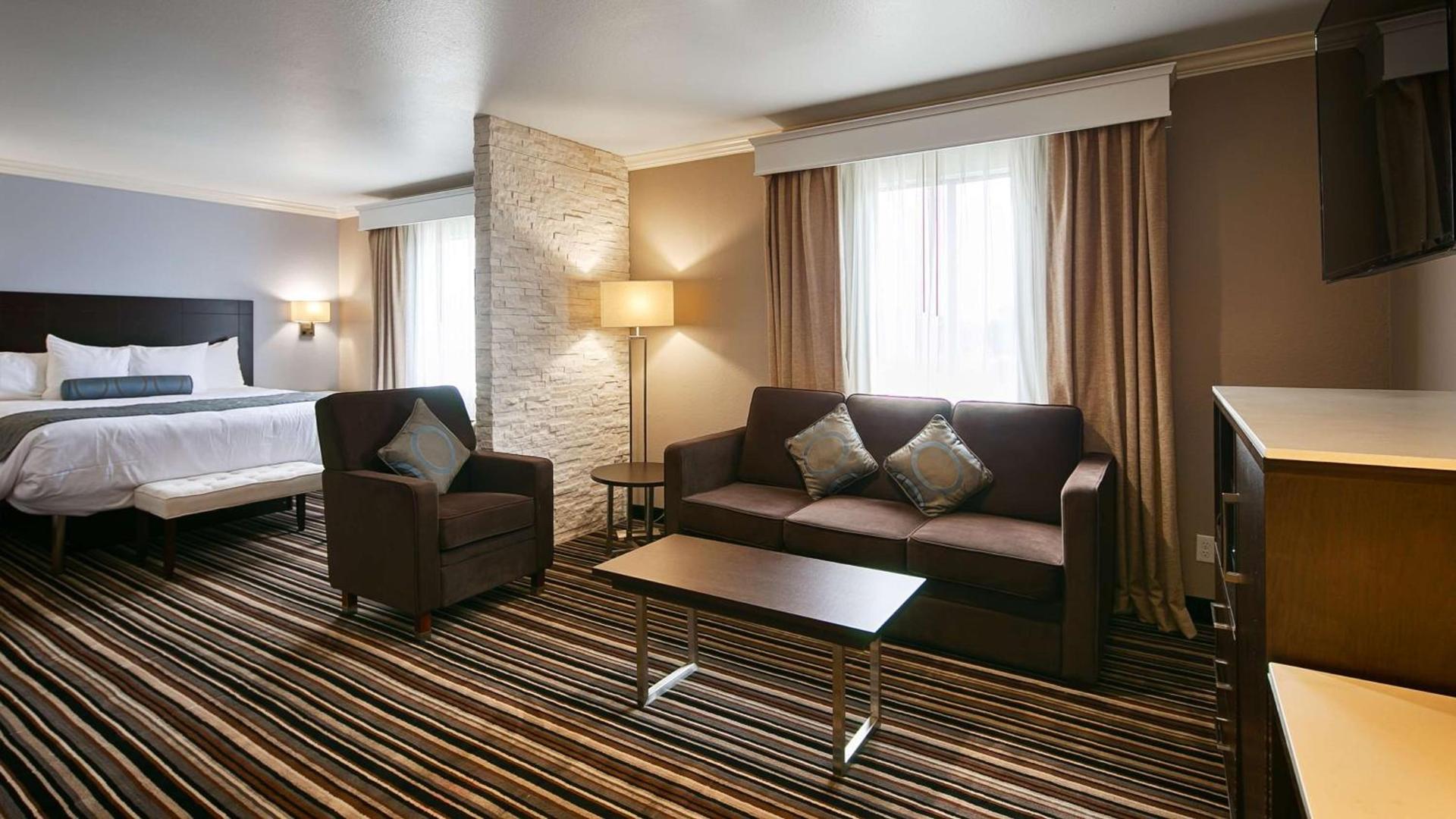 Best Western Plus Diamond Valley Inn photo 6