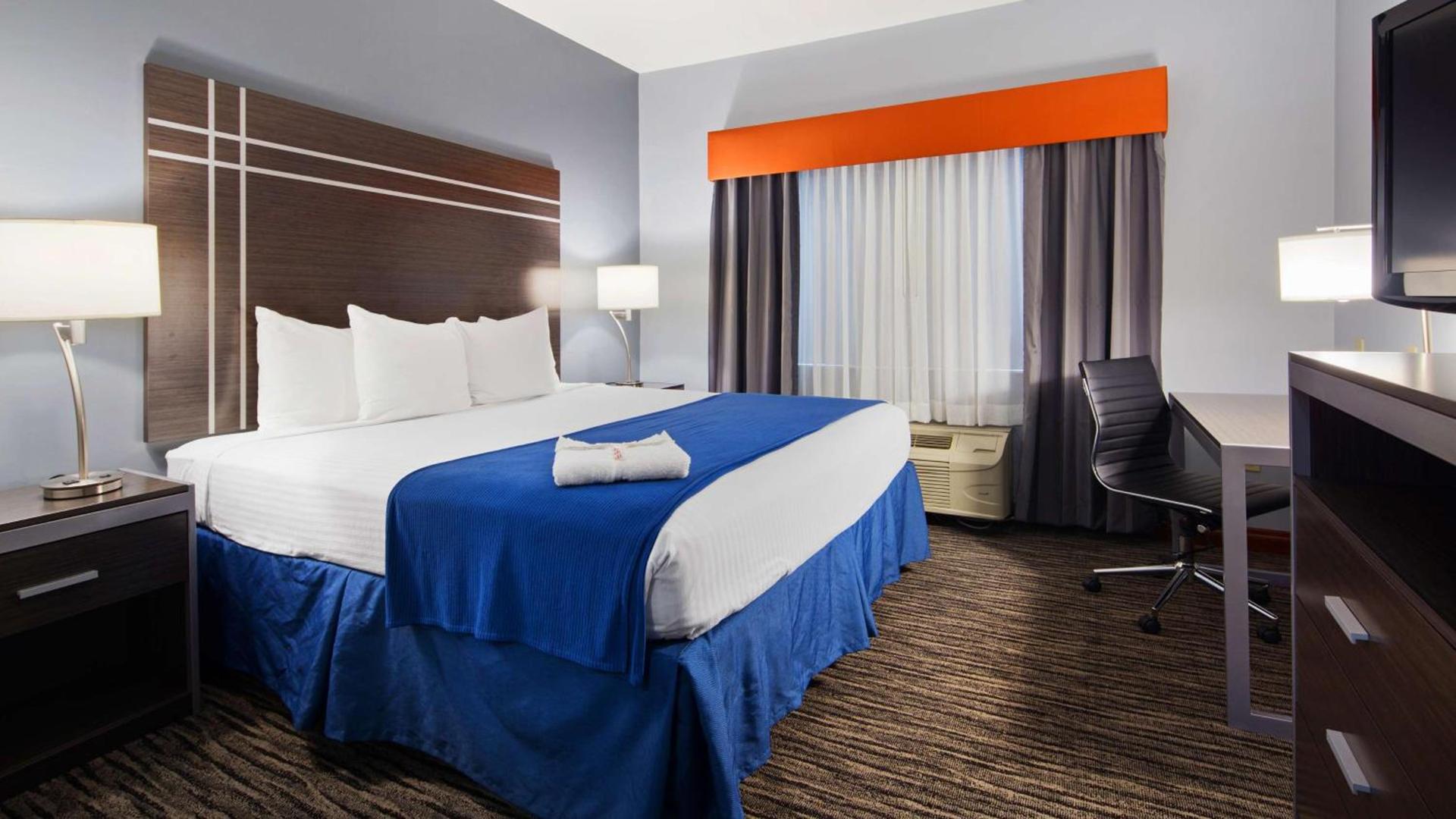 Best Western Elkhart Inn & Suites photo 3
