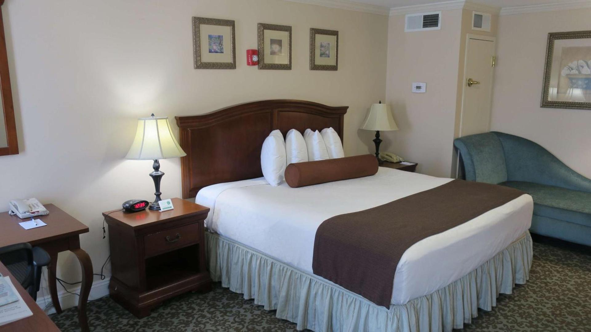 Best Western Plus French Quarter Courtyard Hotel photo 16