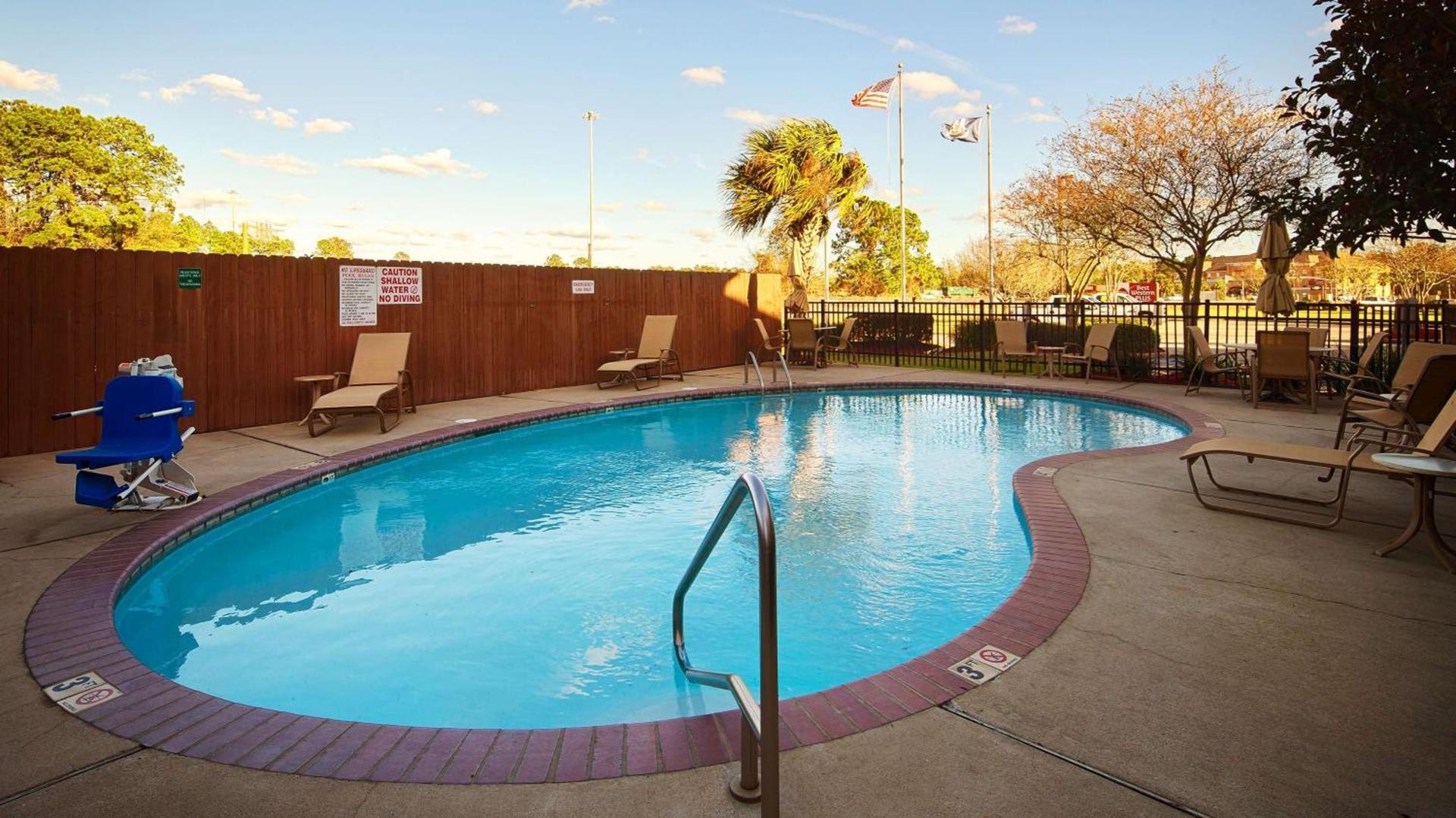 Best Western Plus Executive Hotel & Suites photo 9