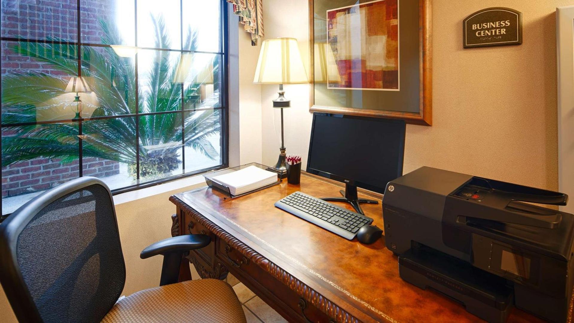 Best Western Plus Executive Hotel & Suites photo 7