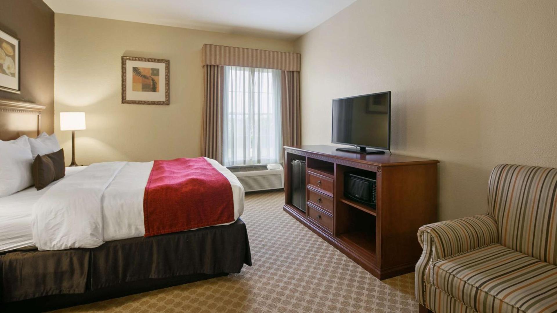 Best Western Plus Georgetown Inn & Suites photo 14