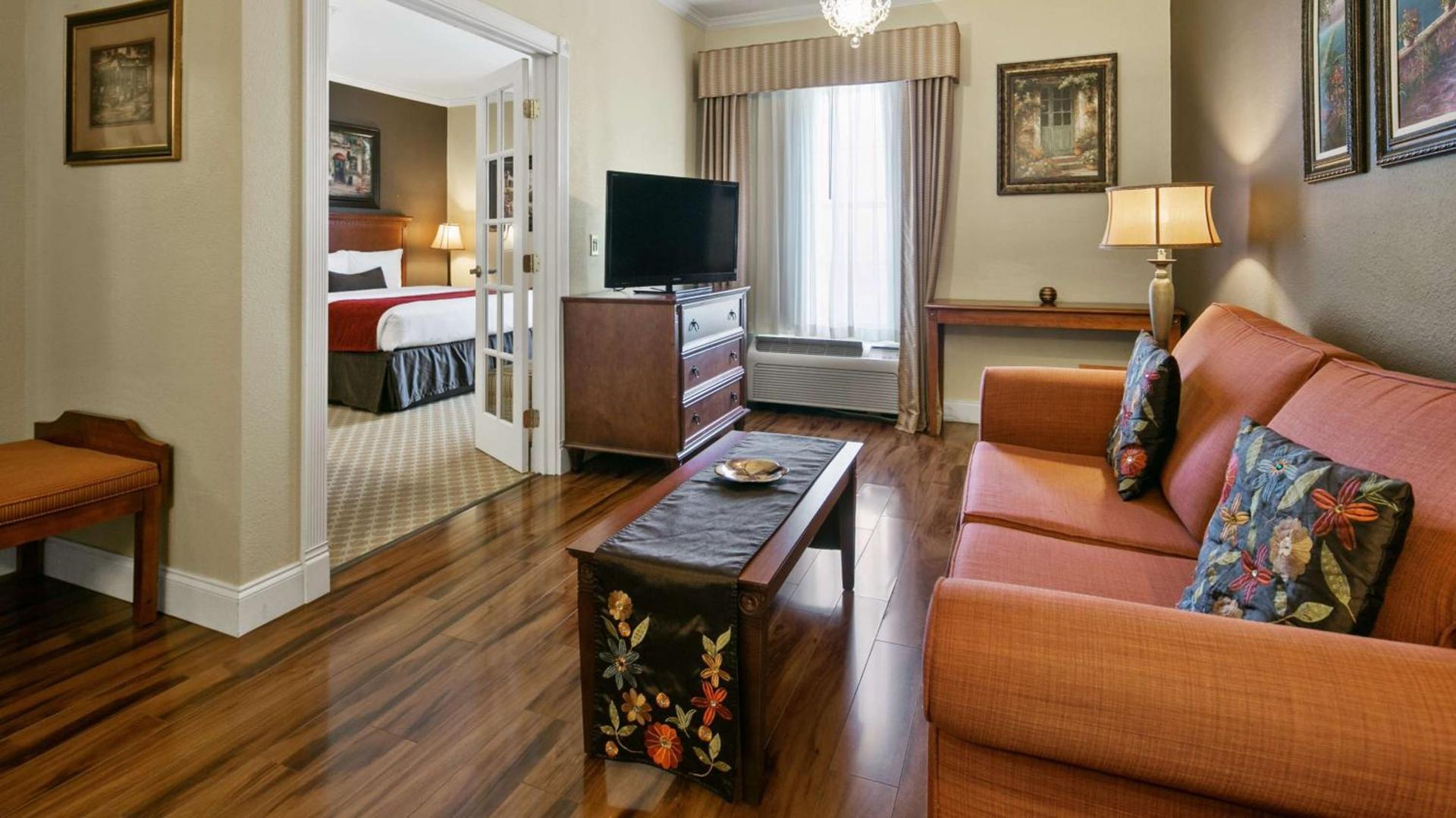 Best Western Plus Georgetown Inn & Suites photo 20