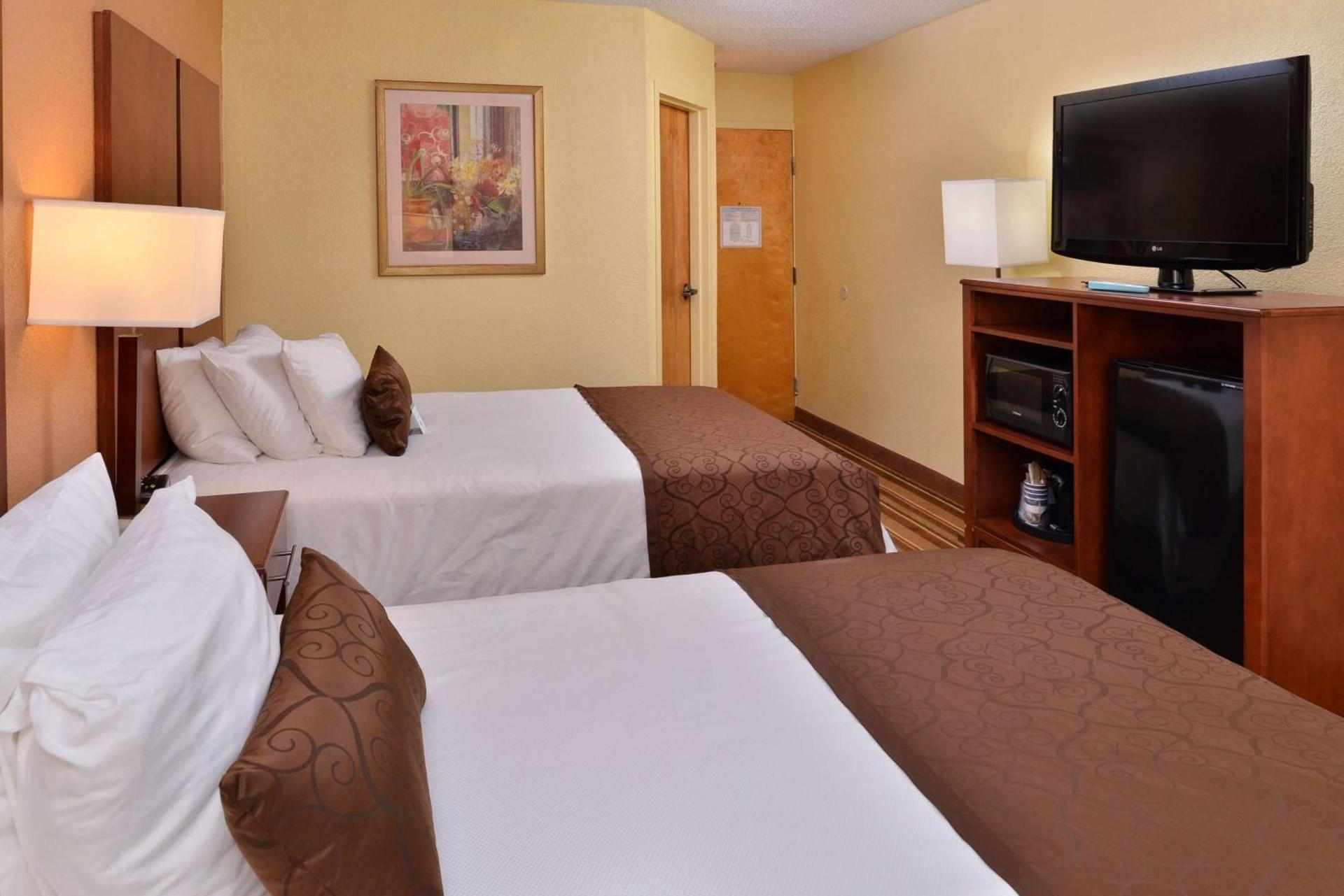 Best Western Plus Richmond photo 24