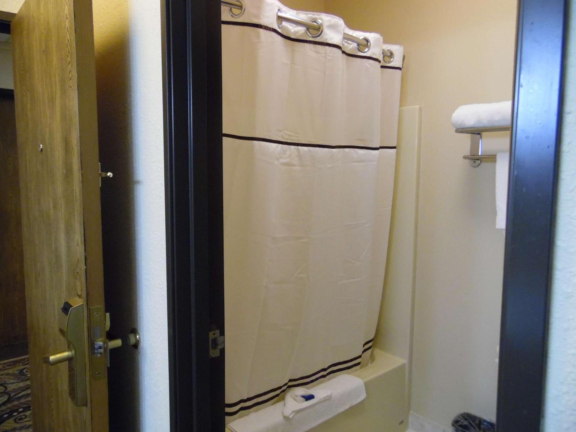 Best Western Teal Lake Inn photo 13