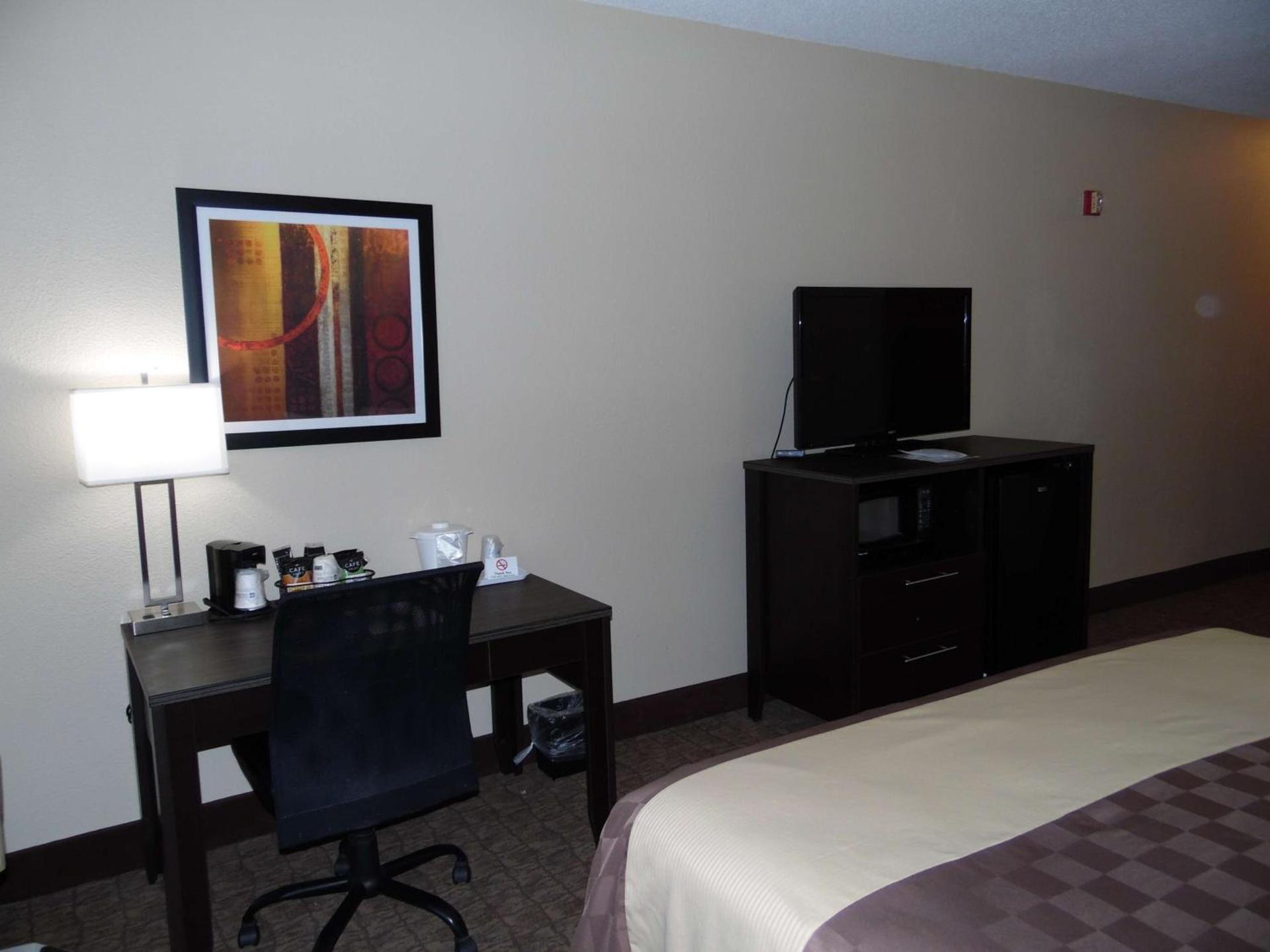 Best Western Teal Lake Inn photo 11