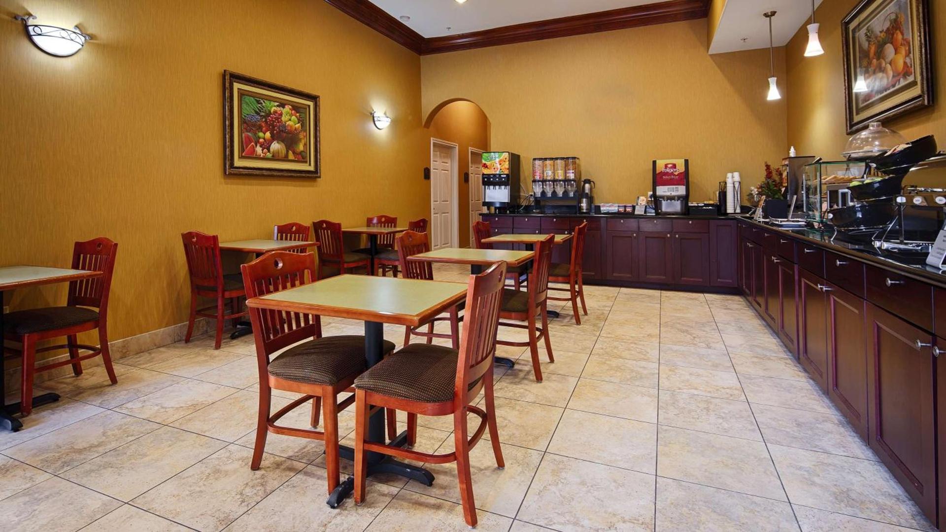 Best Western Plus New Caney Inn & Suites photo 13
