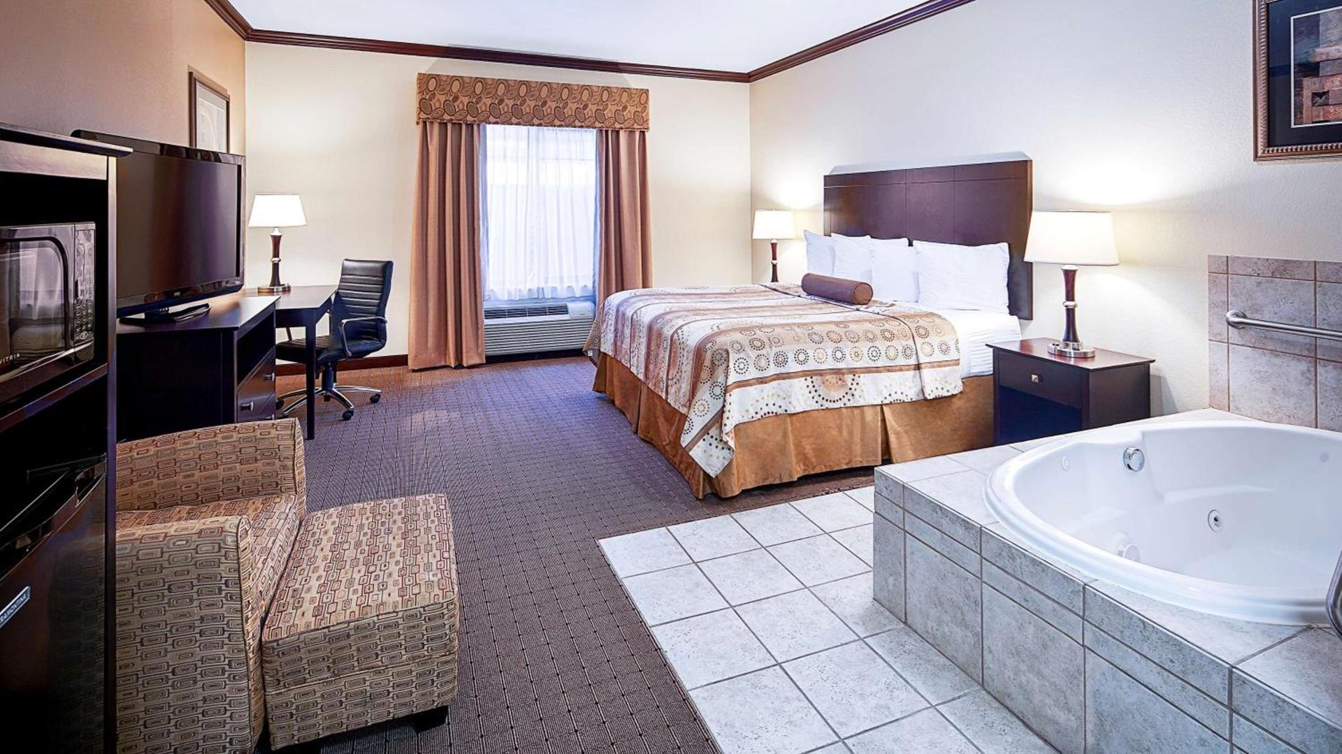 Best Western Plus Royal Mountain Inn & Suites photo 4