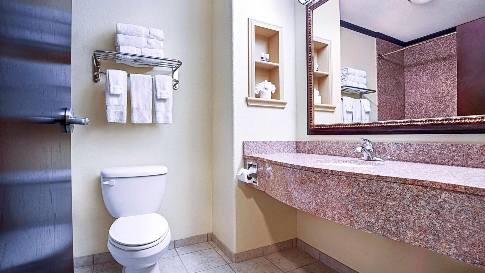 Best Western Plus Royal Mountain Inn & Suites photo 17
