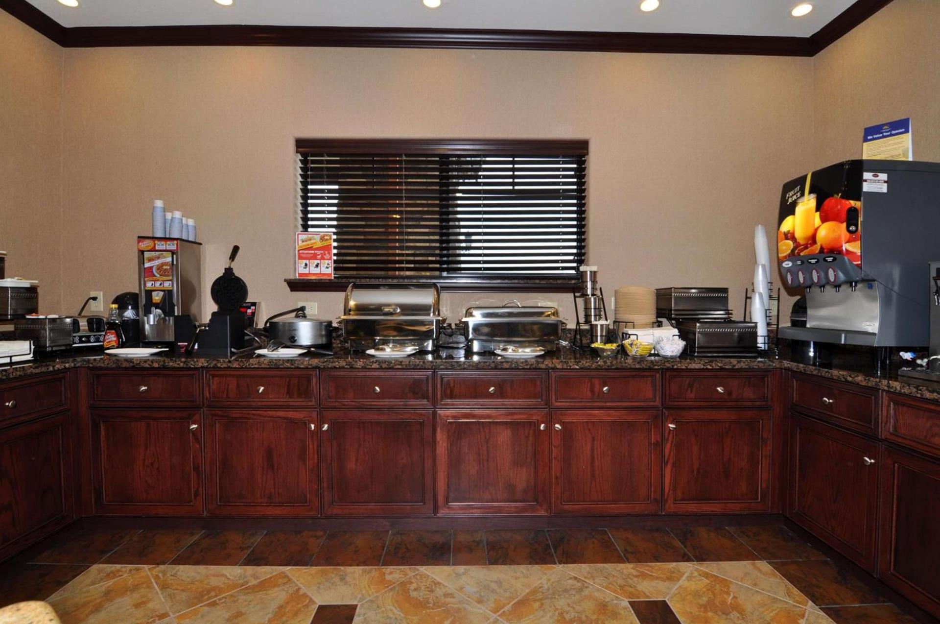 Best Western Plus Royal Mountain Inn & Suites photo 9