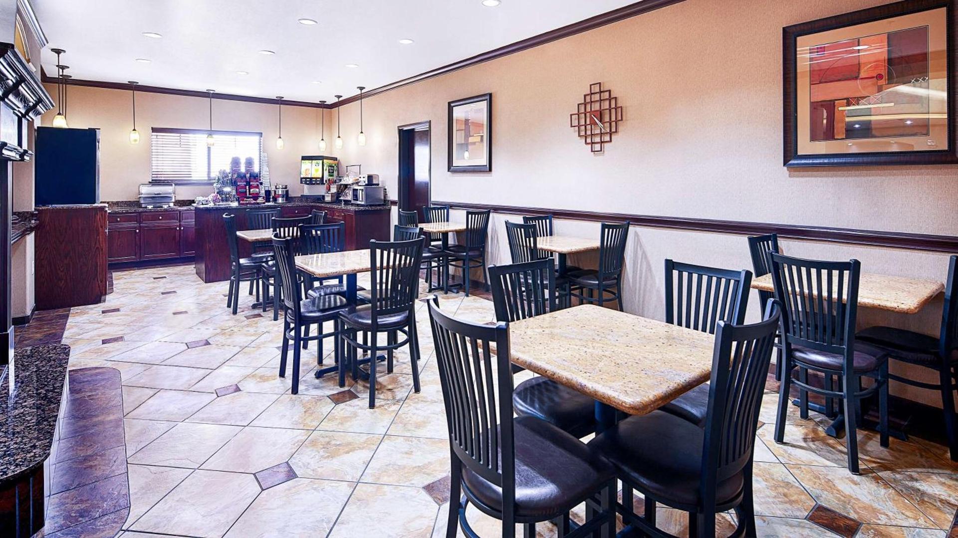 Best Western Plus Royal Mountain Inn & Suites photo 8
