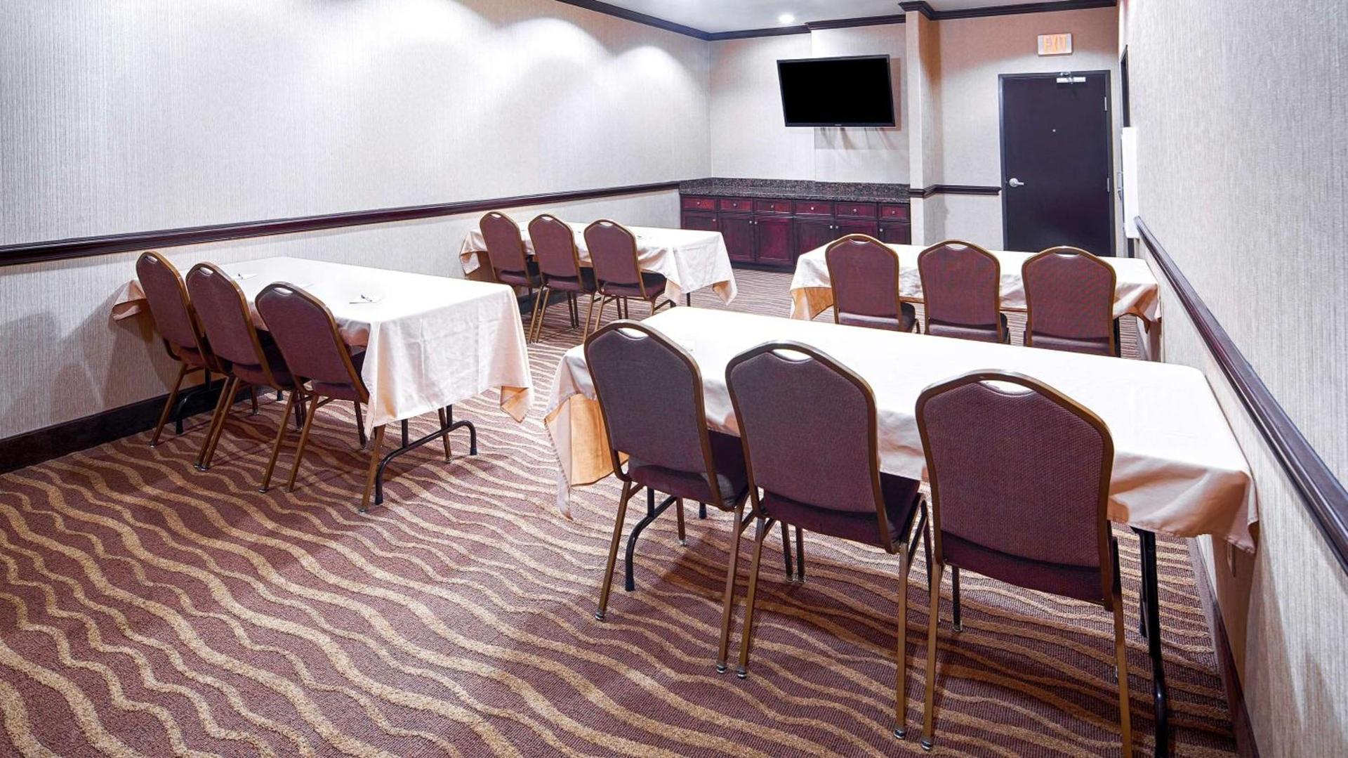 Best Western Plus Royal Mountain Inn & Suites photo 22