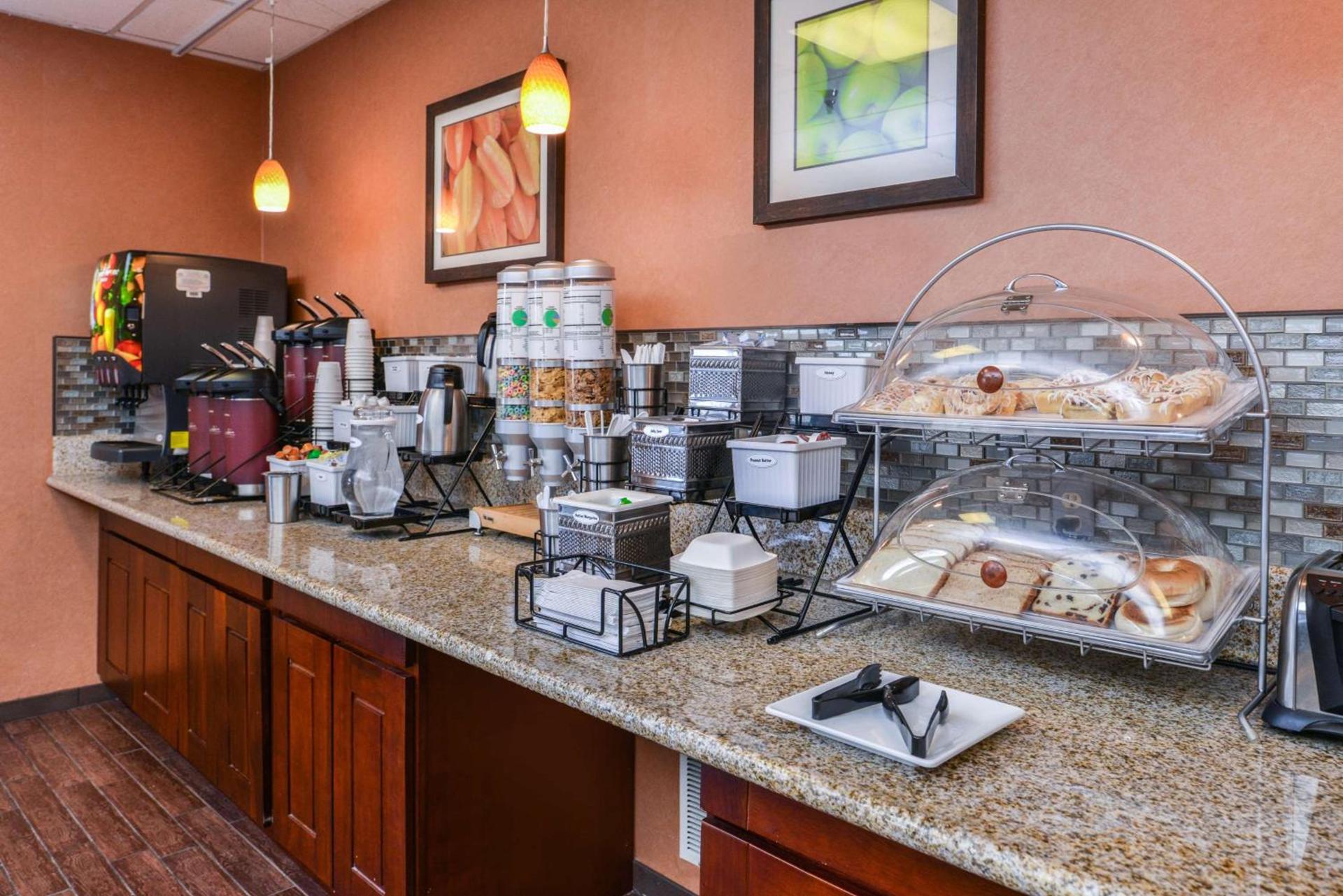 Best Western Plus Rama Inn photo 18