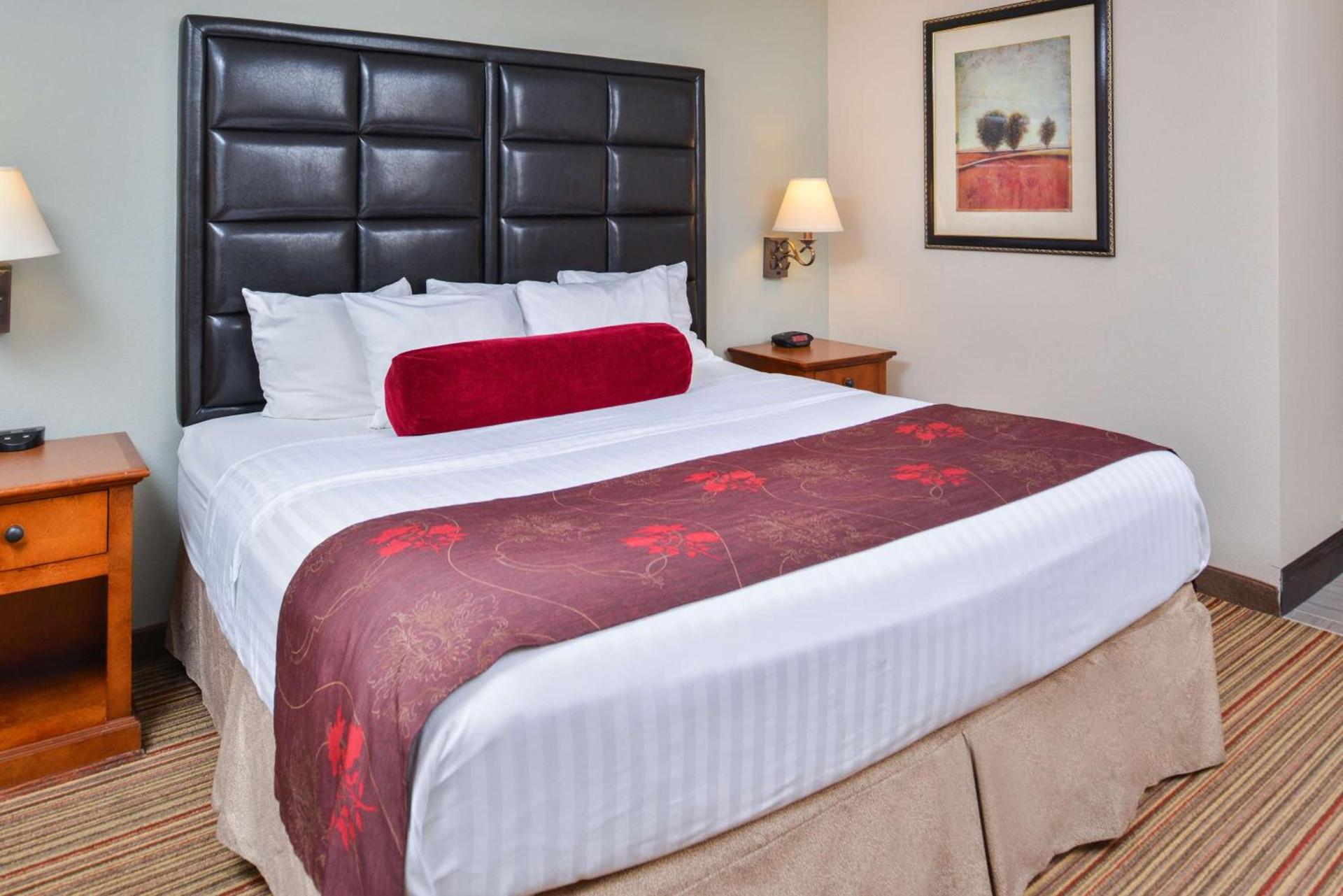 Best Western Plus Rama Inn photo 12