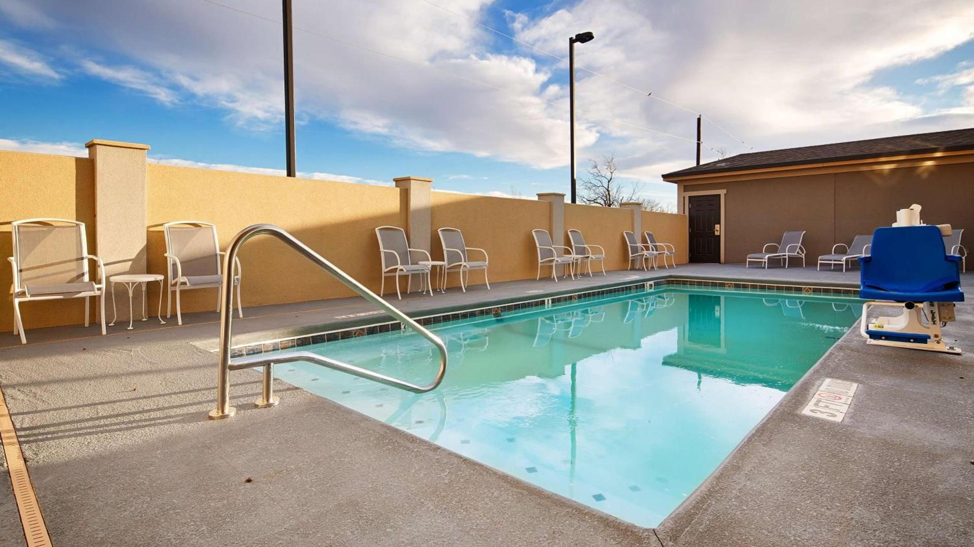 Best Western Plus Lonestar Inn & Suites photo 4